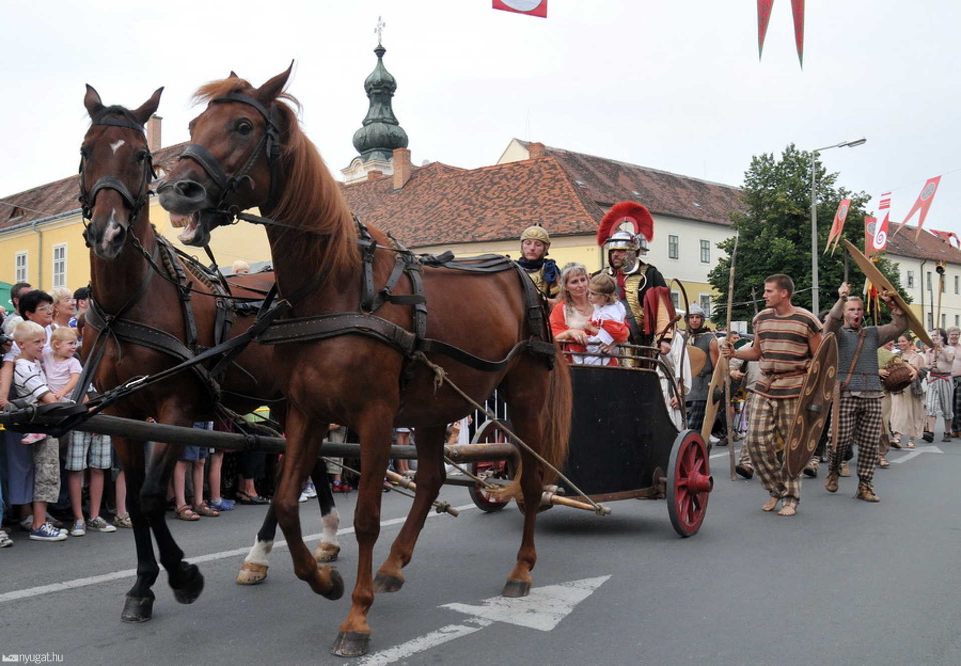Nagy képgaléria a felvonulásról