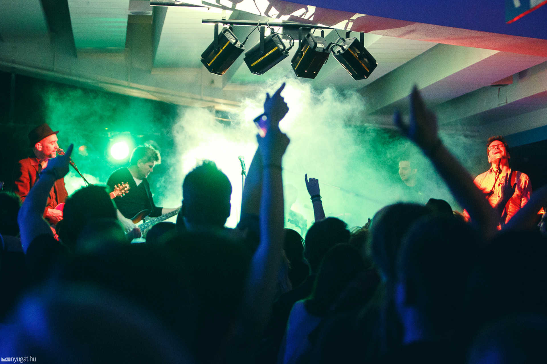 Konyha- és Kiscsillag-koncert a moziban