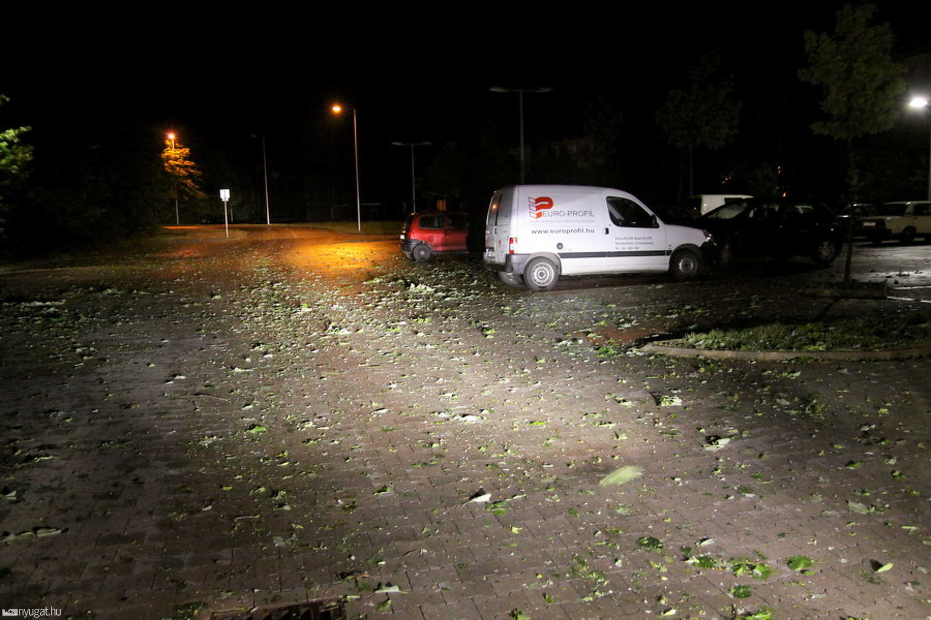 Vihar tombolt Szombathelyen