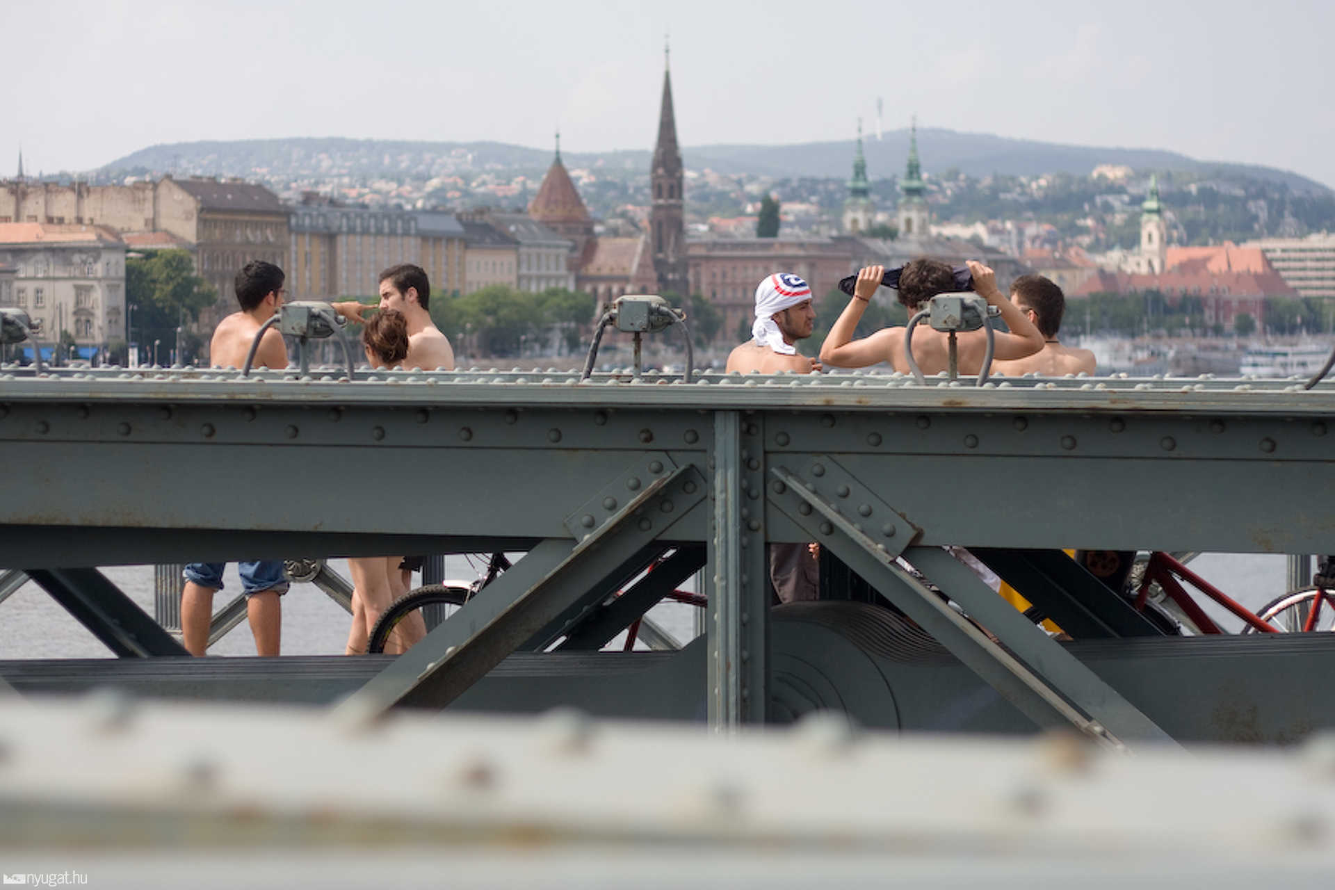 Kánikula a fővárosban: vízre megy a játék