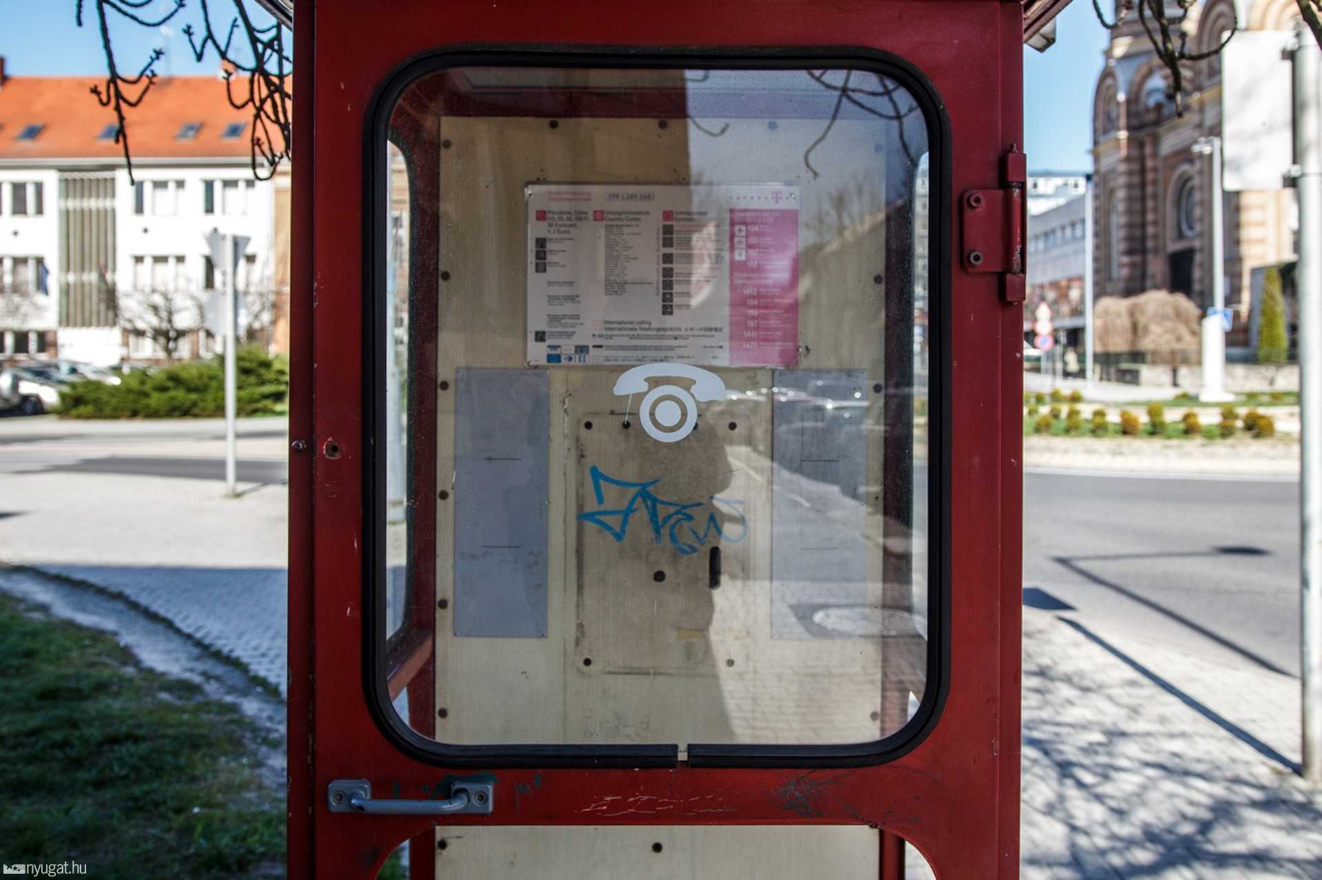 Telefonfülke a Rákóczi utcában