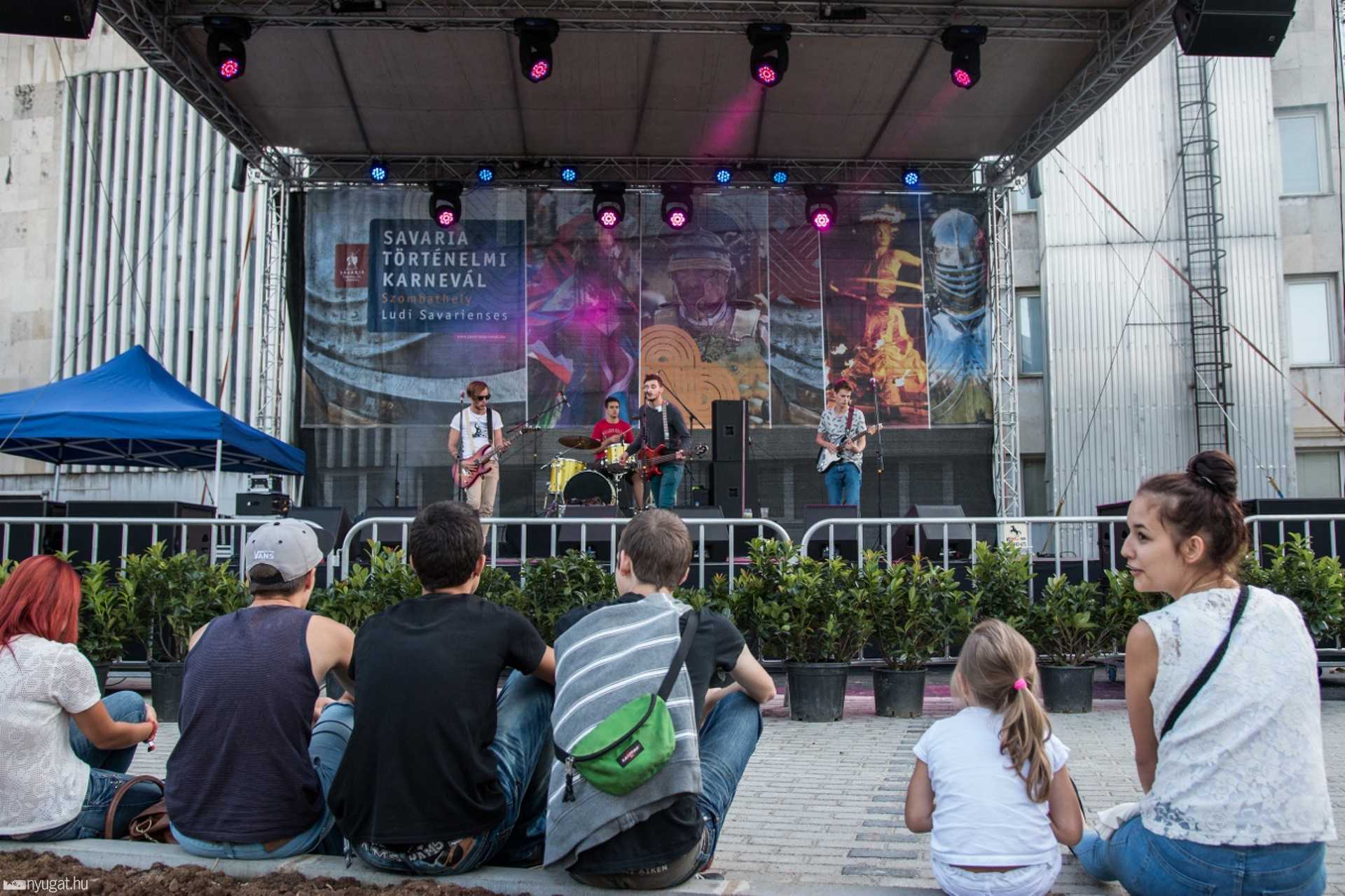 Újvilág utca koncert