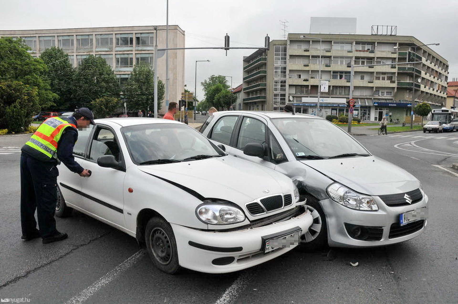 Újabb baleset az ötös kereszteződésben