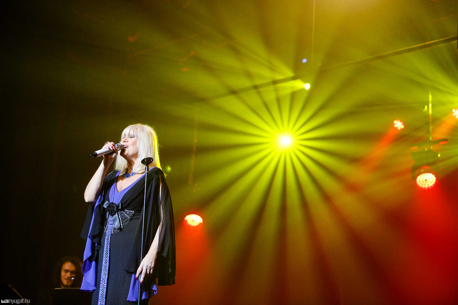 Fényszóró gála-koncert az Agora MSH-ban