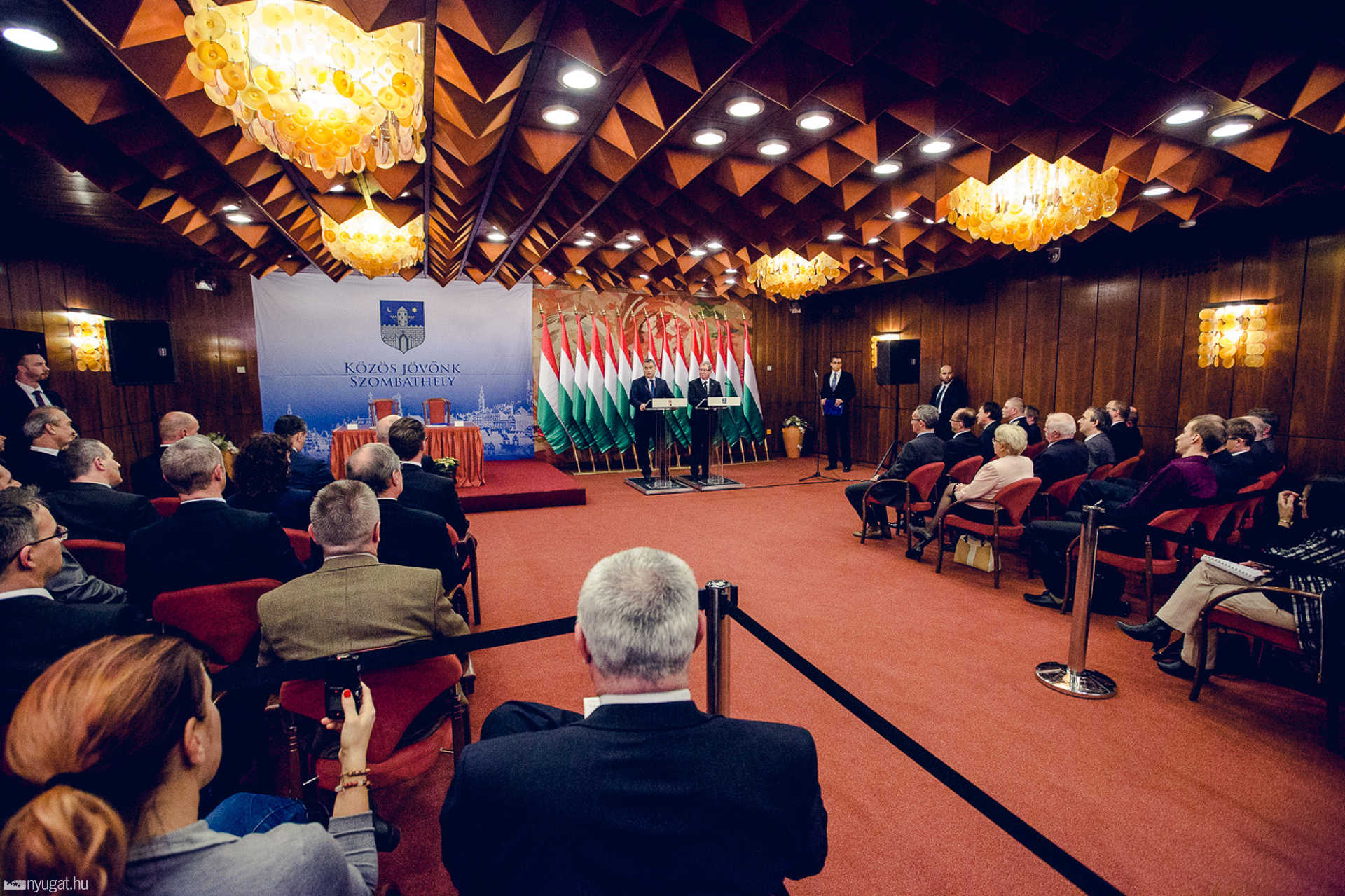 Orbán Viktor sajtótájékoztatója a szombathelyi Városházán