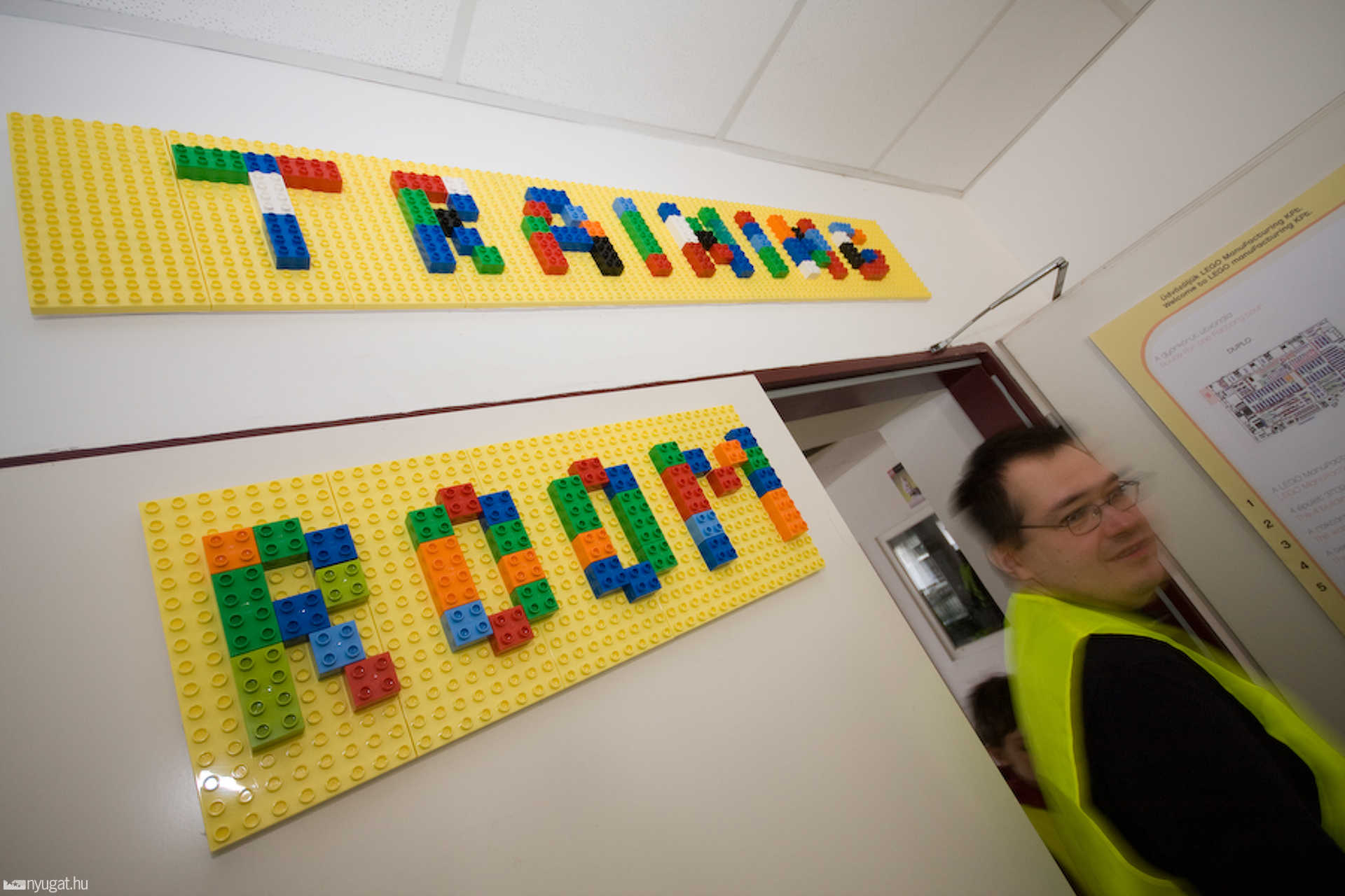 Itt üdvözöltek minket, illetve folyt a fejtágítás LEGO-történelem témában