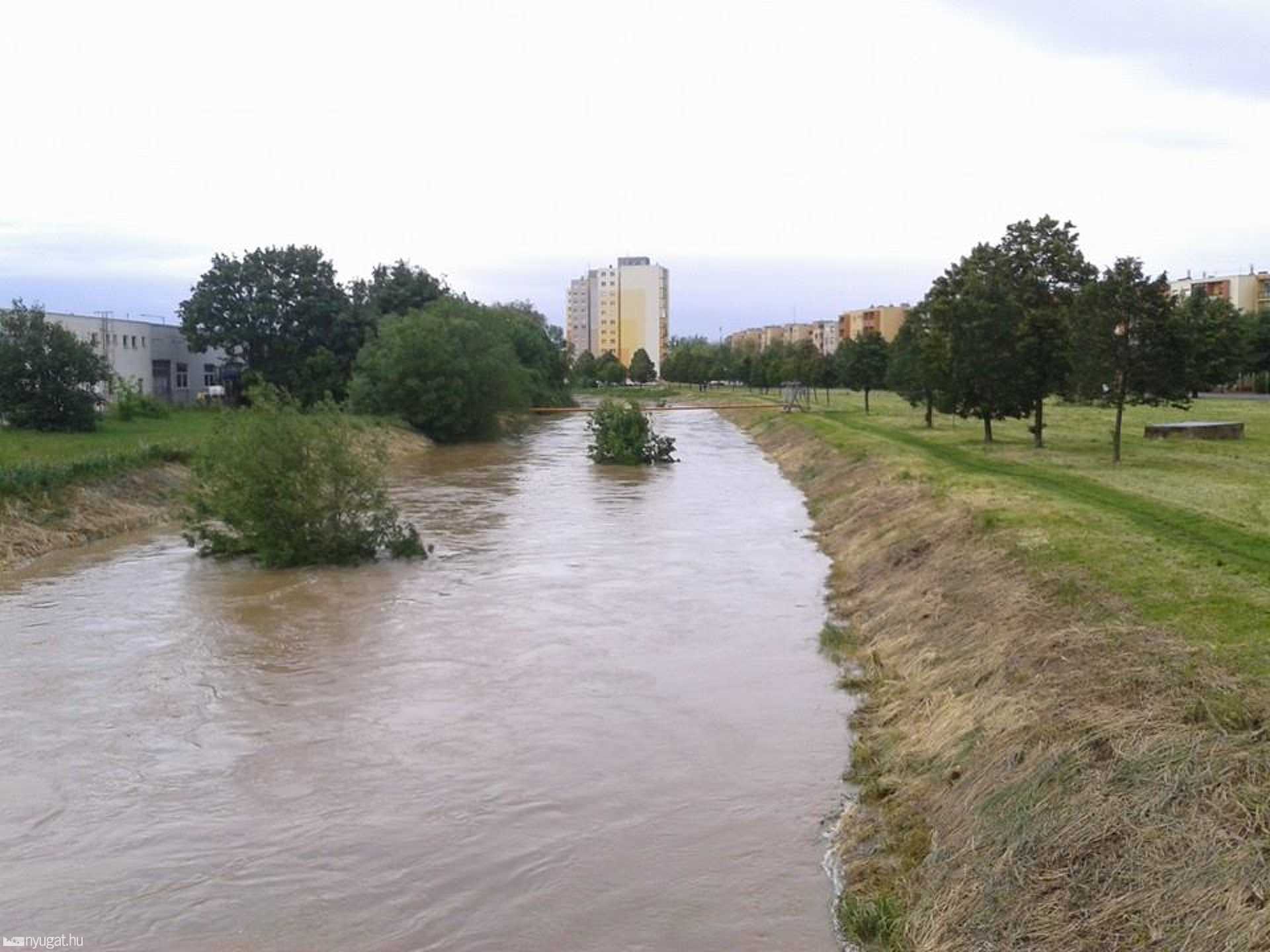 Vihar Szombathelye, péntek délután