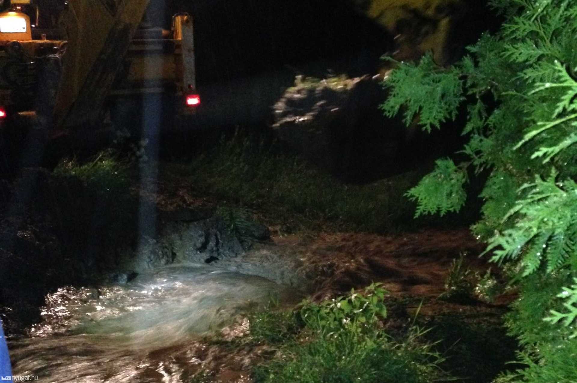 Elöntötte a házat a víz Nardán