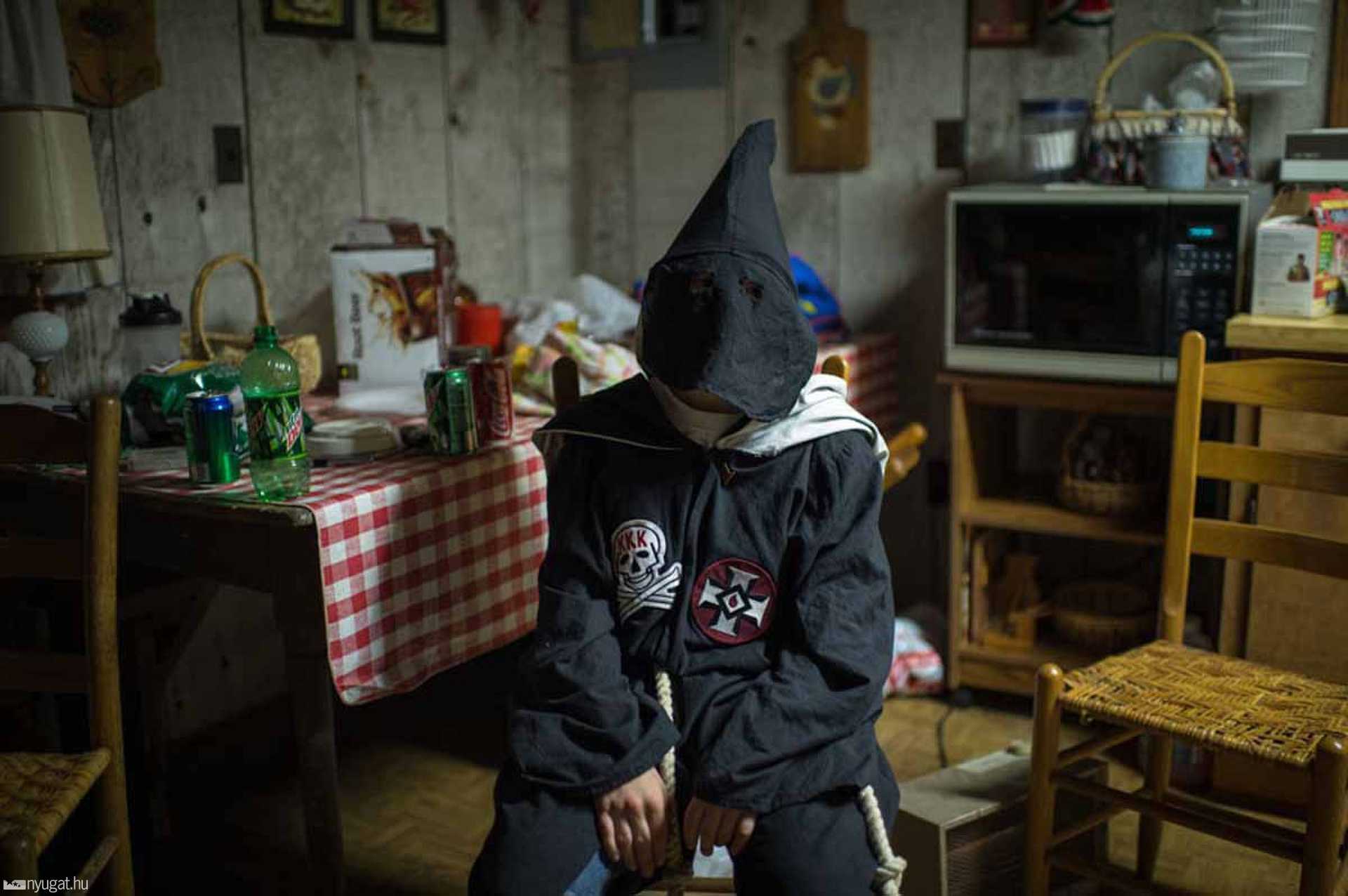 Az egyik Imperial Wizard fia, apja nyomdokain