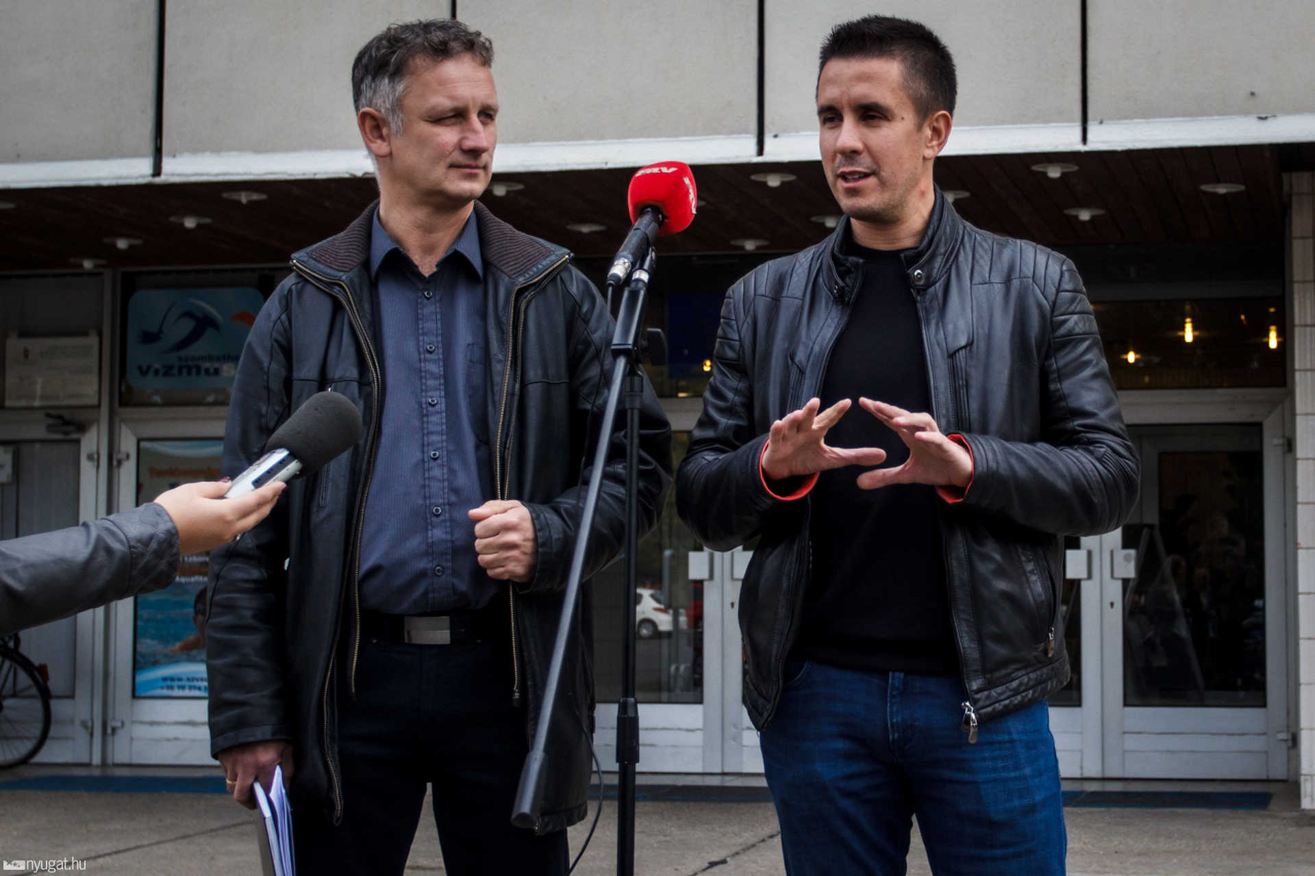MSZP sajtótájékoztató a Fedett Uszodánál