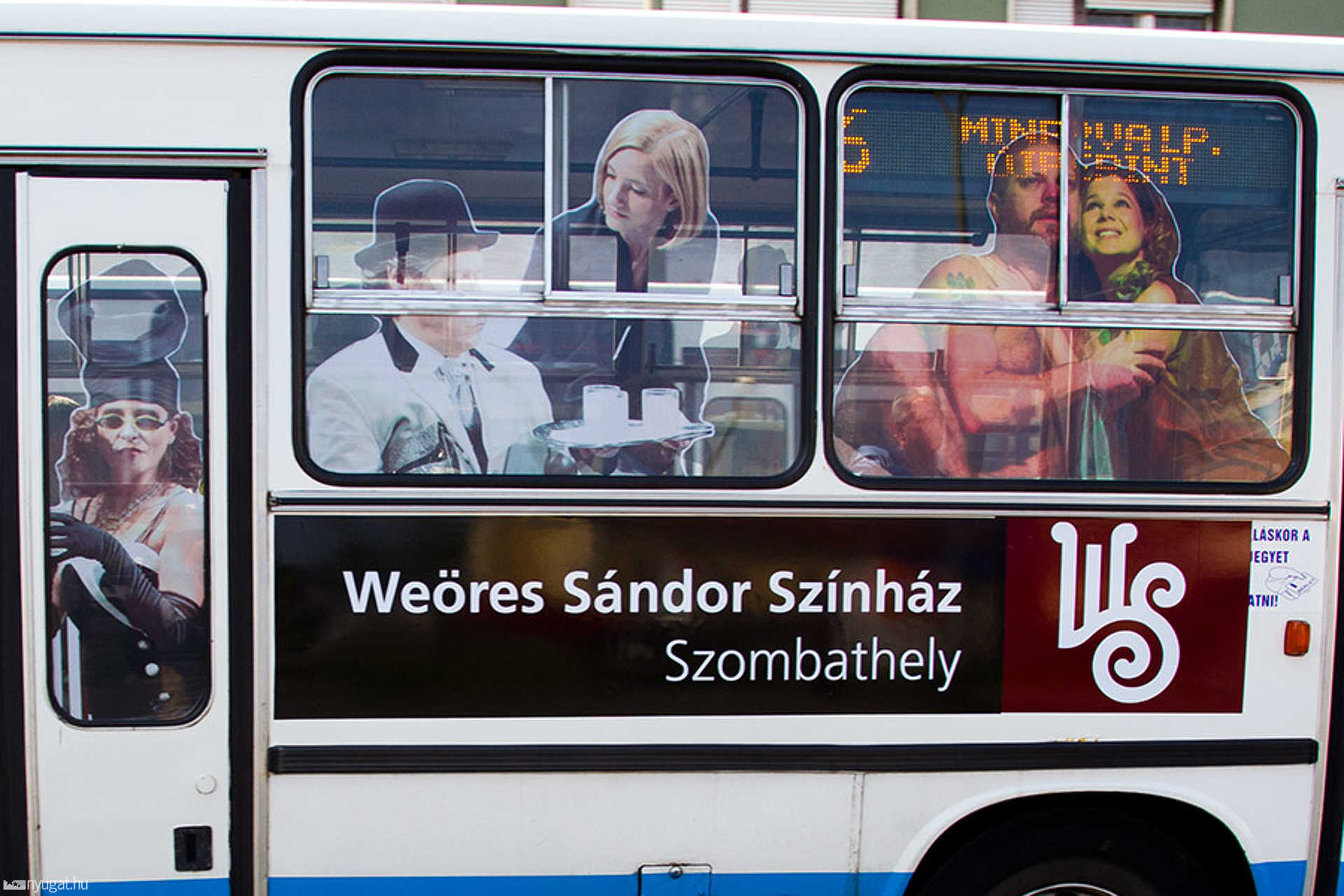 Weöres Sándor Színház busz