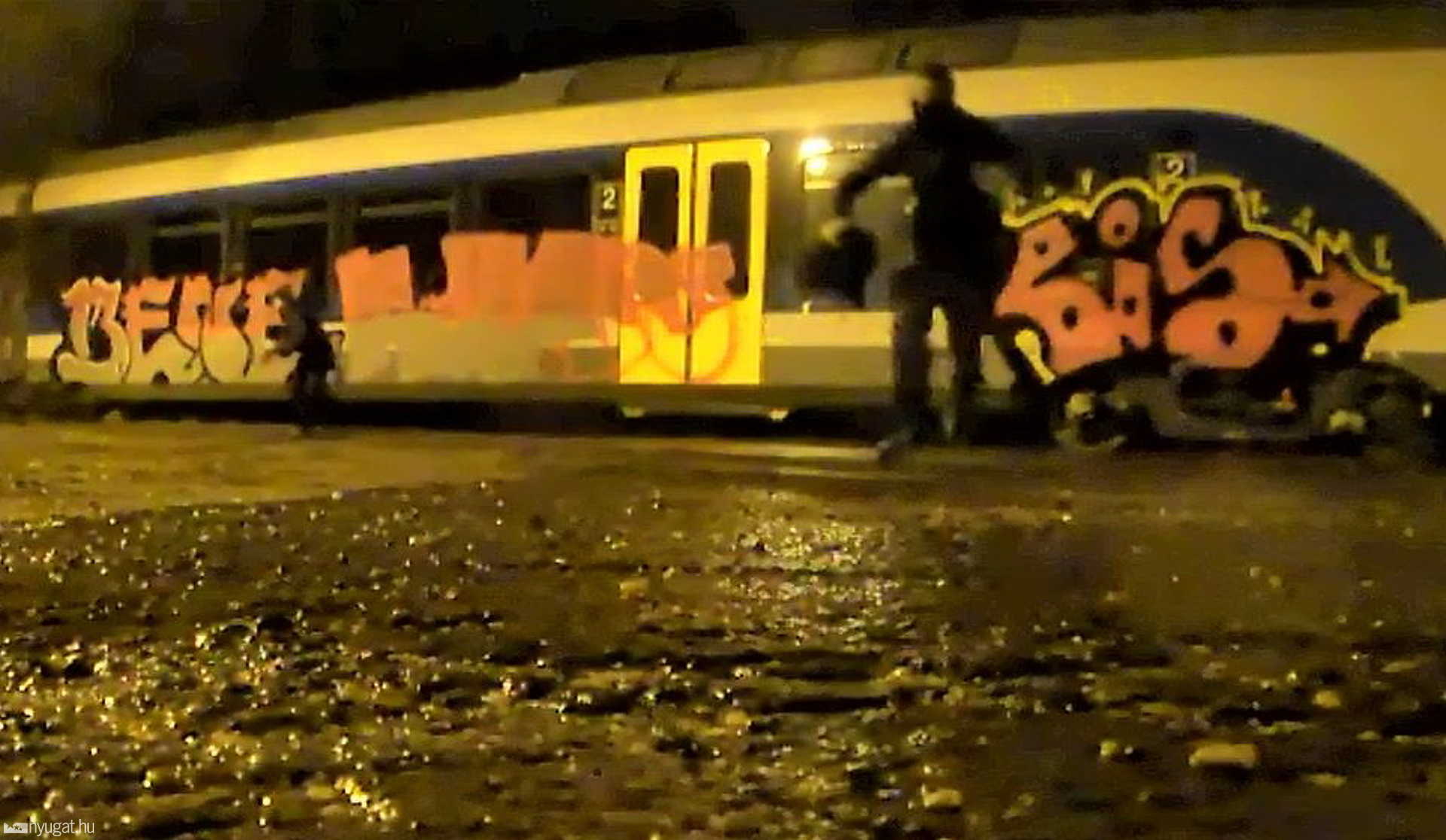 A rendőrök keresik a metró- és vasúti kocsikat rongáló graffitiseket
