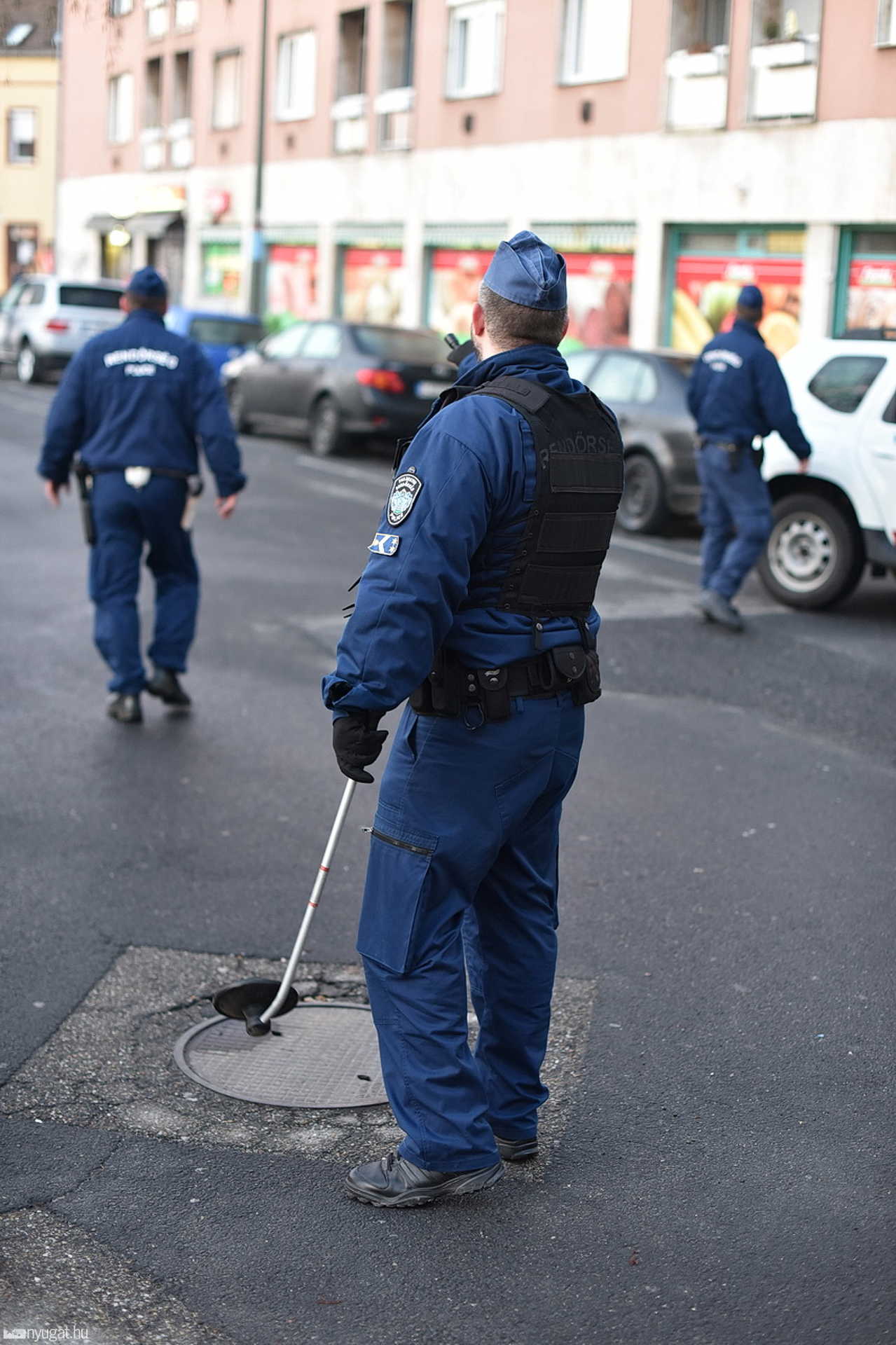Bombariadó a szombathelyi vasútállomáson - lezárták a környező utcákat