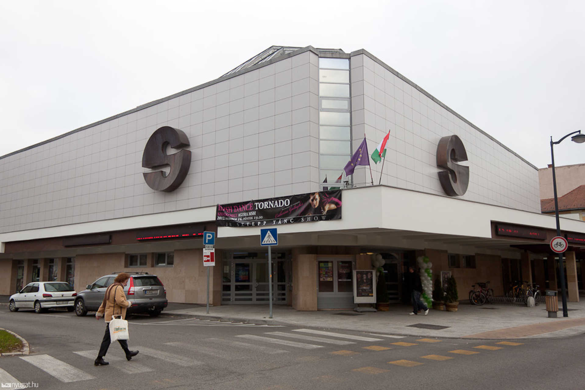 Felújították a Savaria mozi épületét is