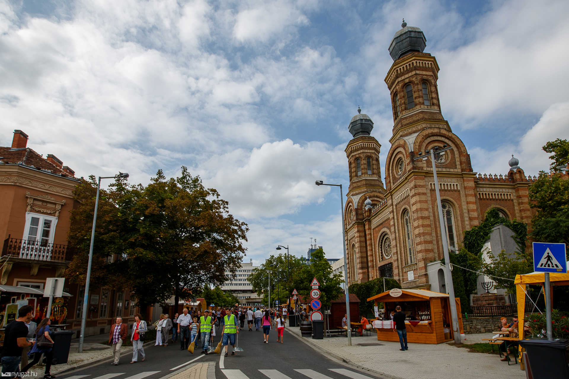 Csendes péntek délután a karneválon