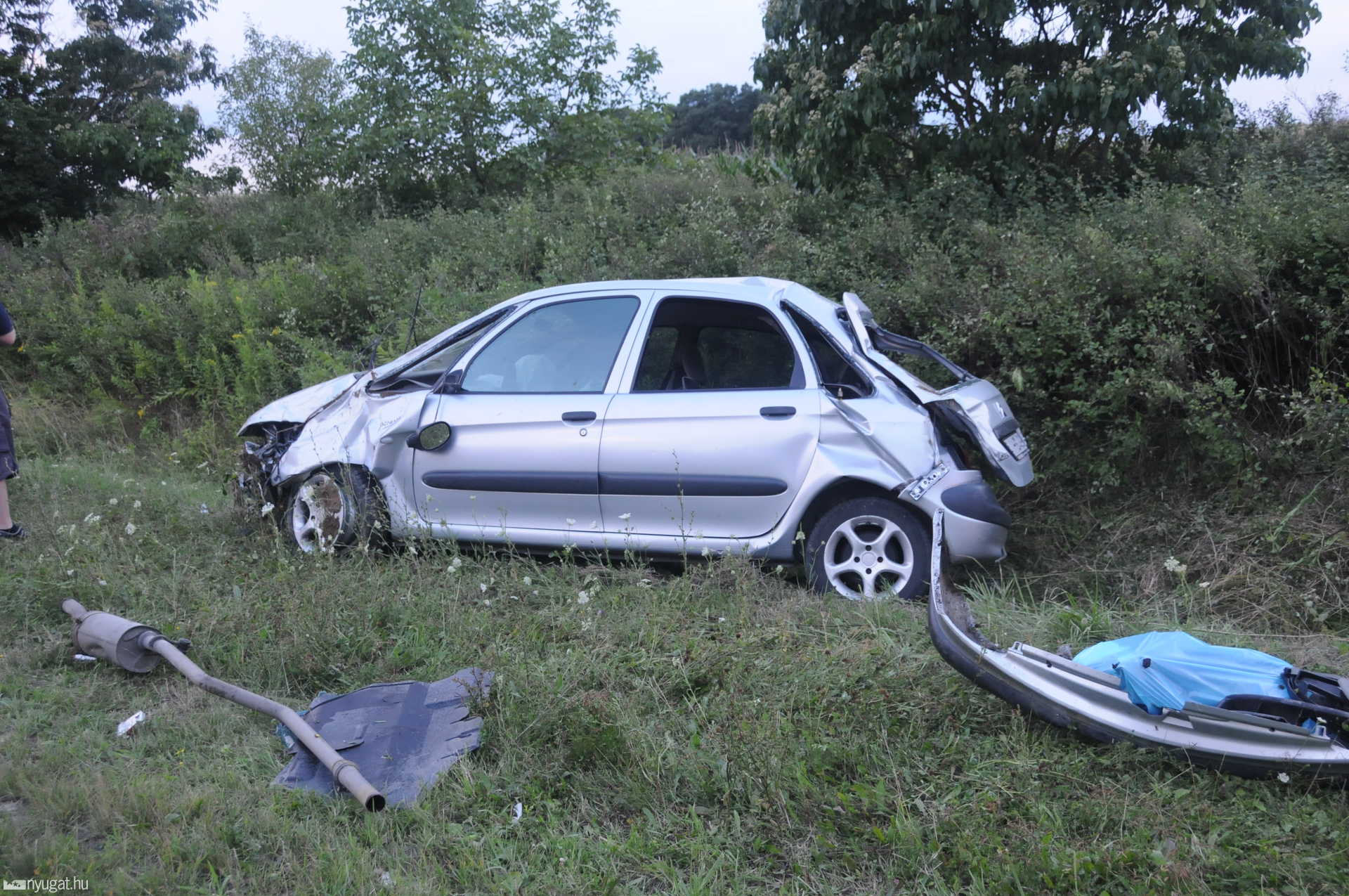 A felnőttek és gyerekek is be voltak kötve, csak könnyebben sérültek