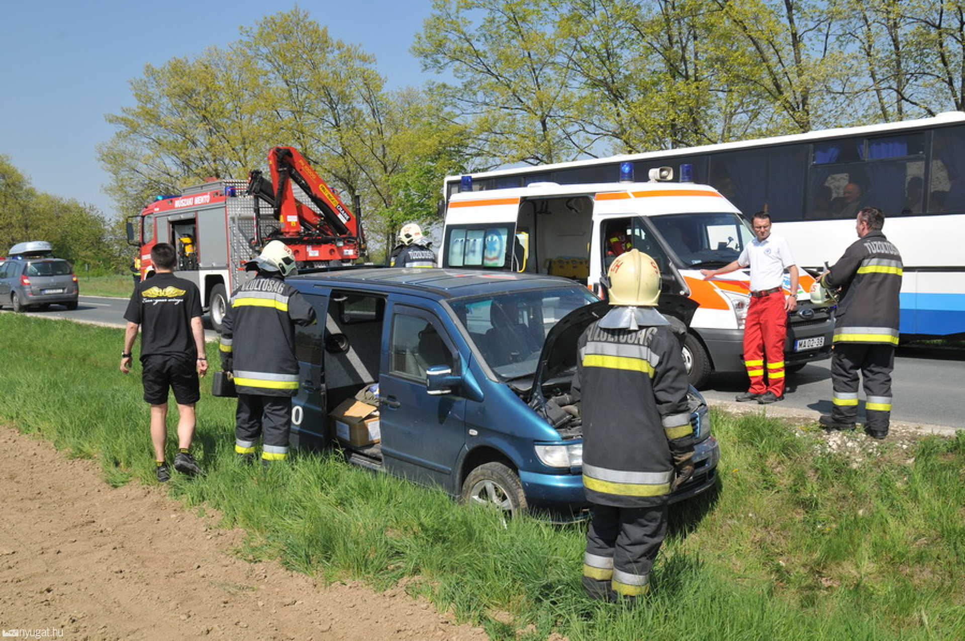 Baleset a kőszegi egyenesben, a 87-es úton