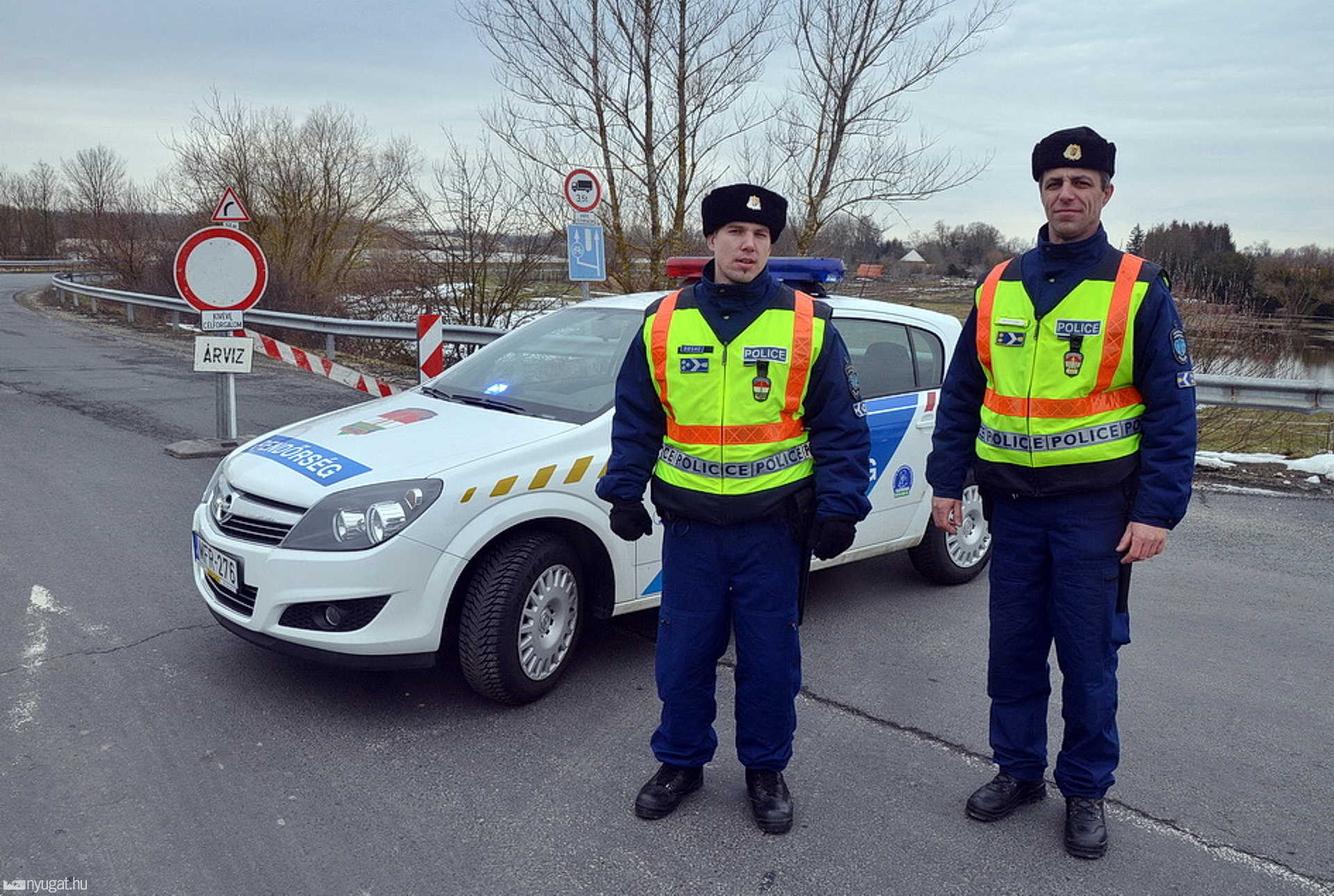 A Csörnöc patak áradása Körmend közelében, a 86-os főútnál