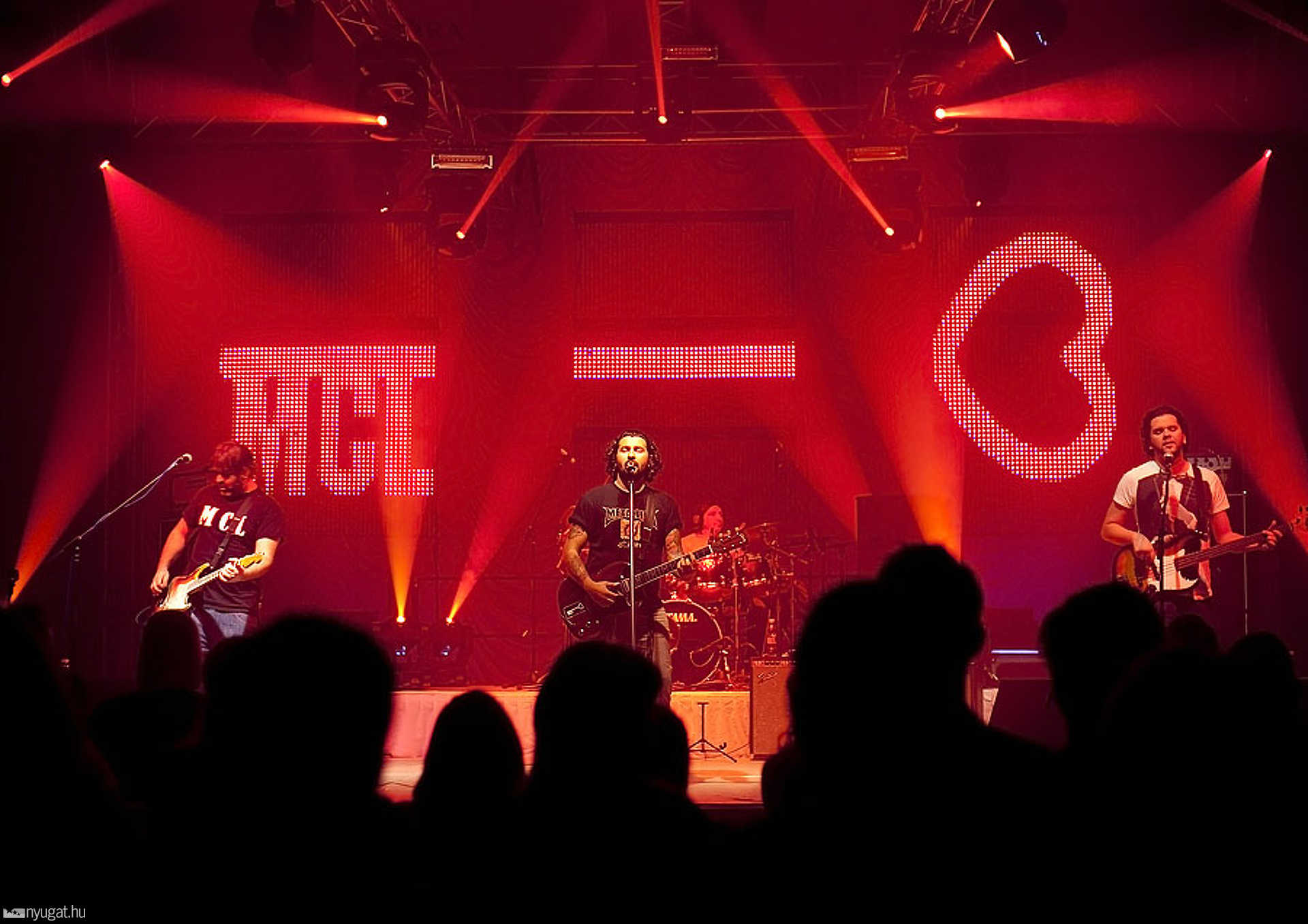 Magna Cum Laude koncert a Sportházban