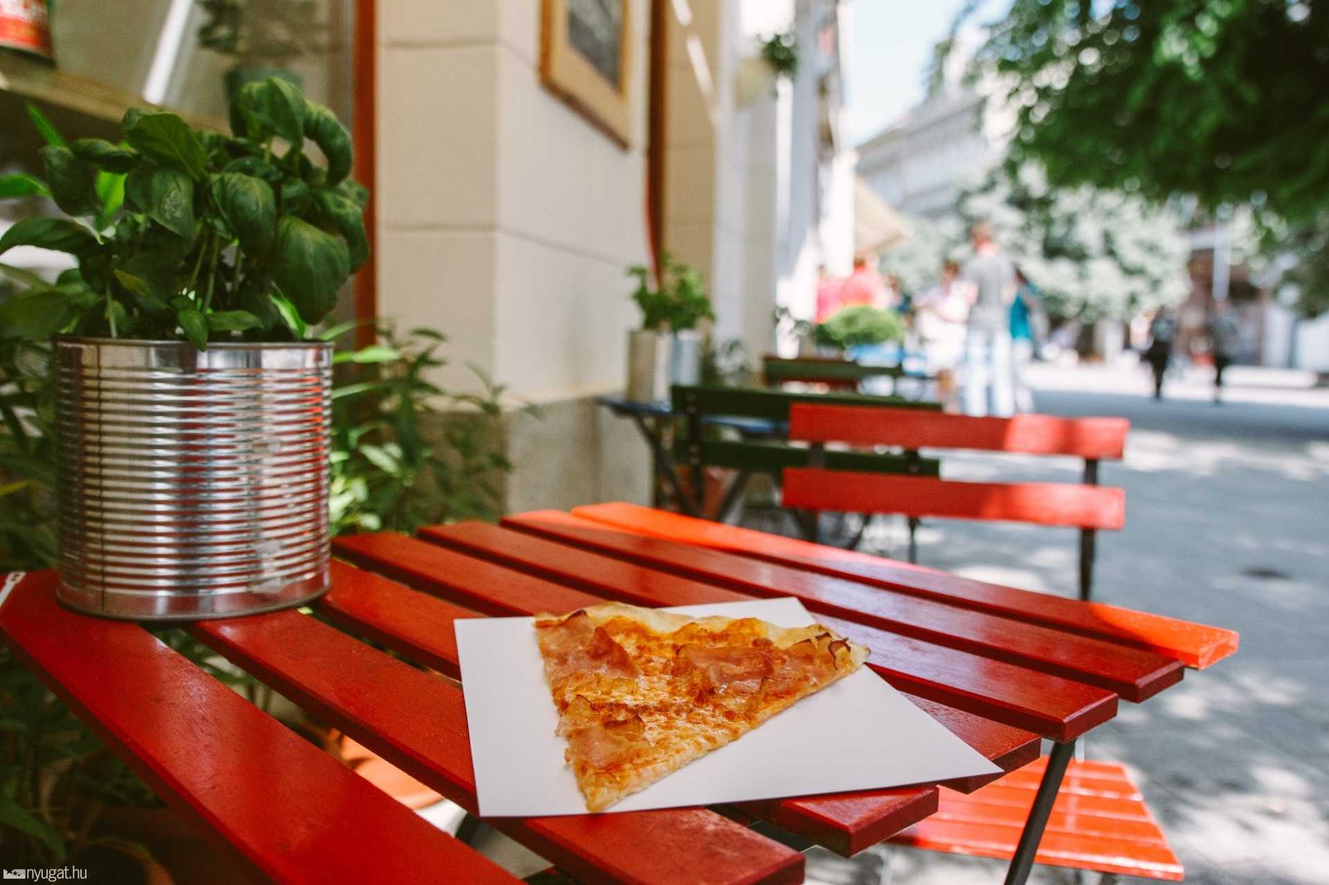 La Pizza di Fetta - Pizzaszelet Bár