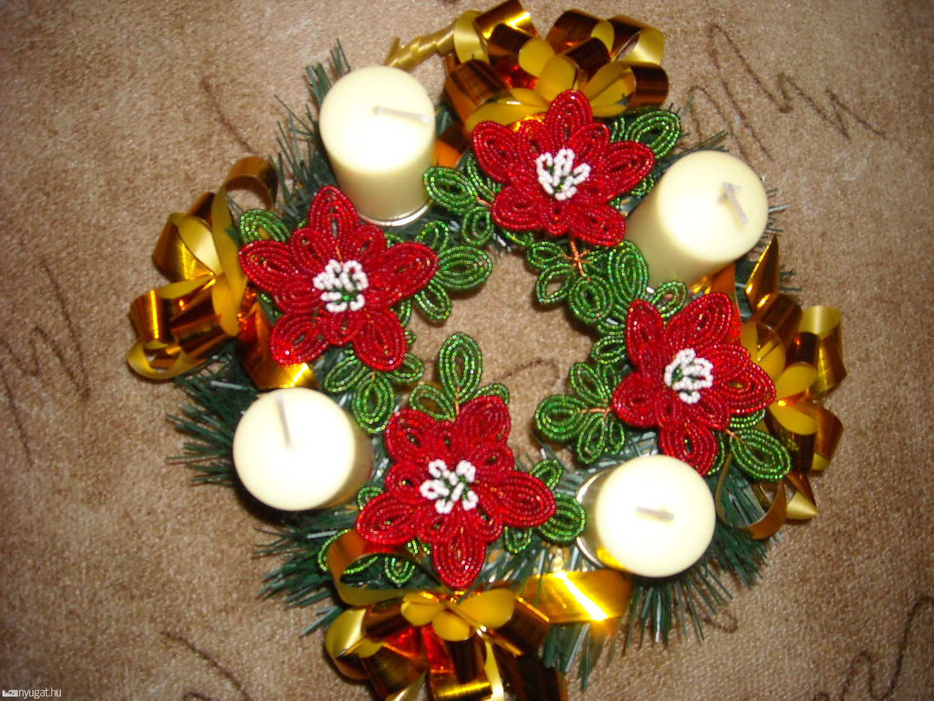 Fehérné Szelenczei Ibolya adventi koszorúja
