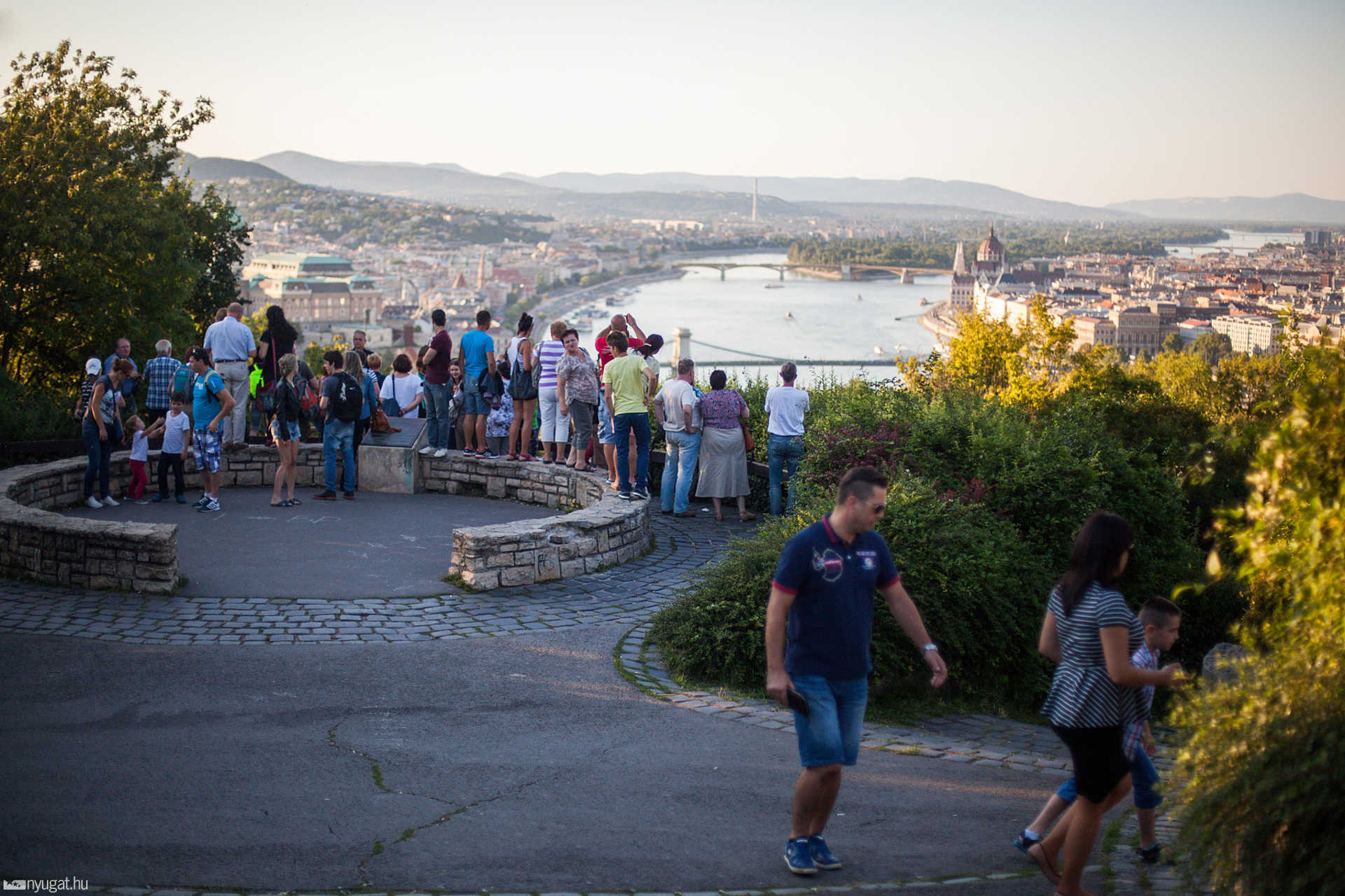 A Gellért-hegy, enyhe lerohadófélben