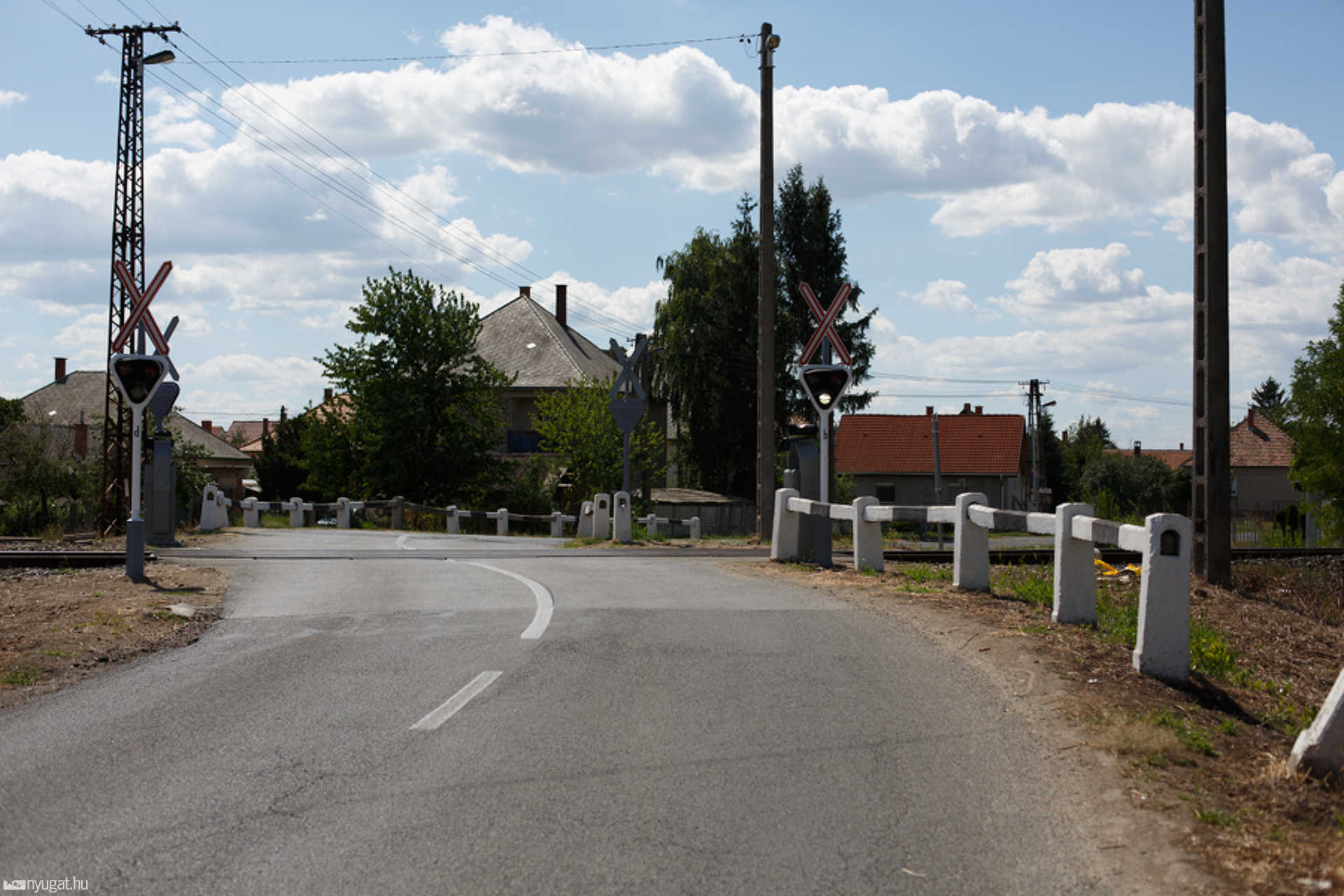 Szentkirályi vasúti átjáró