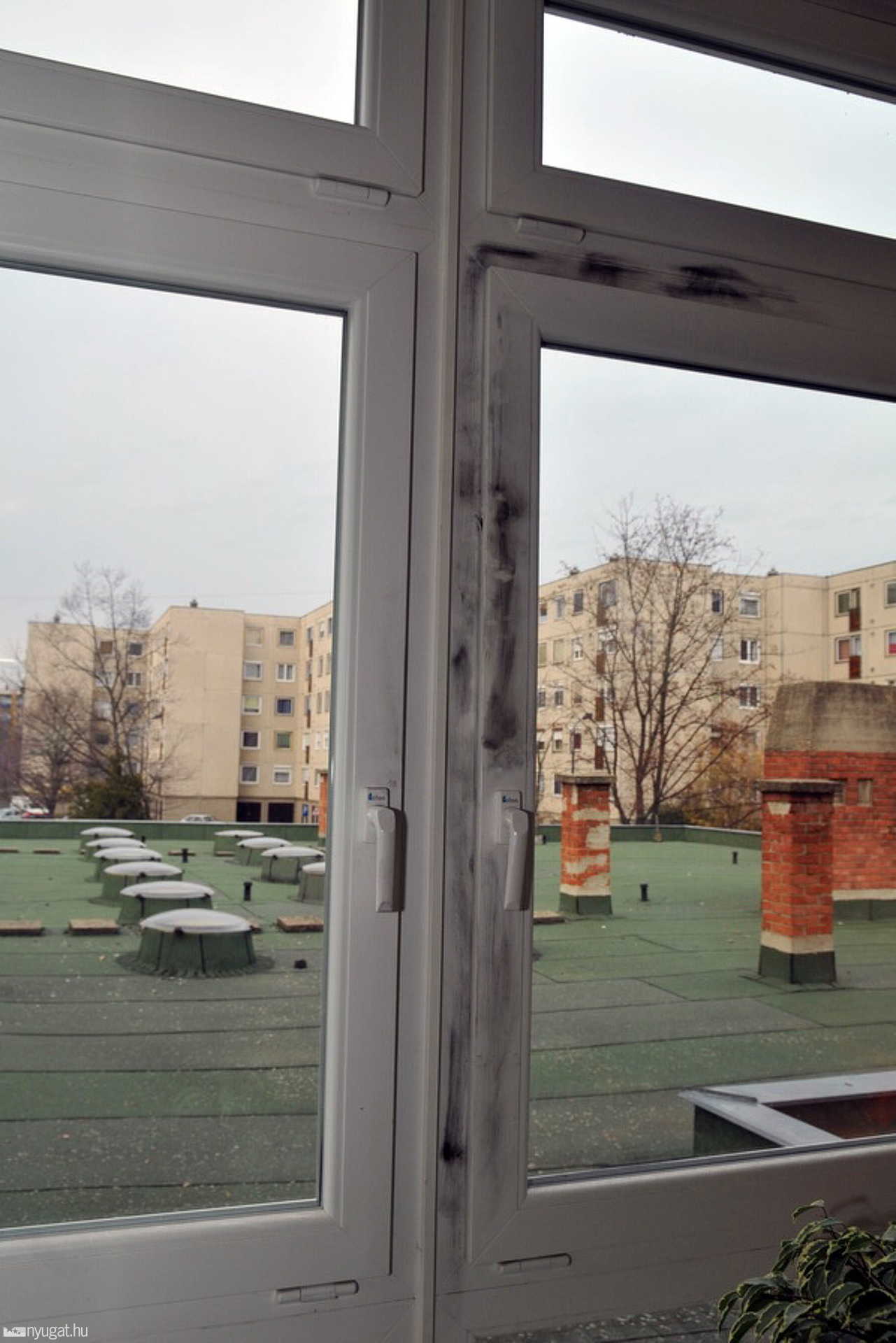 A helyszínelés nyomai az iskolában