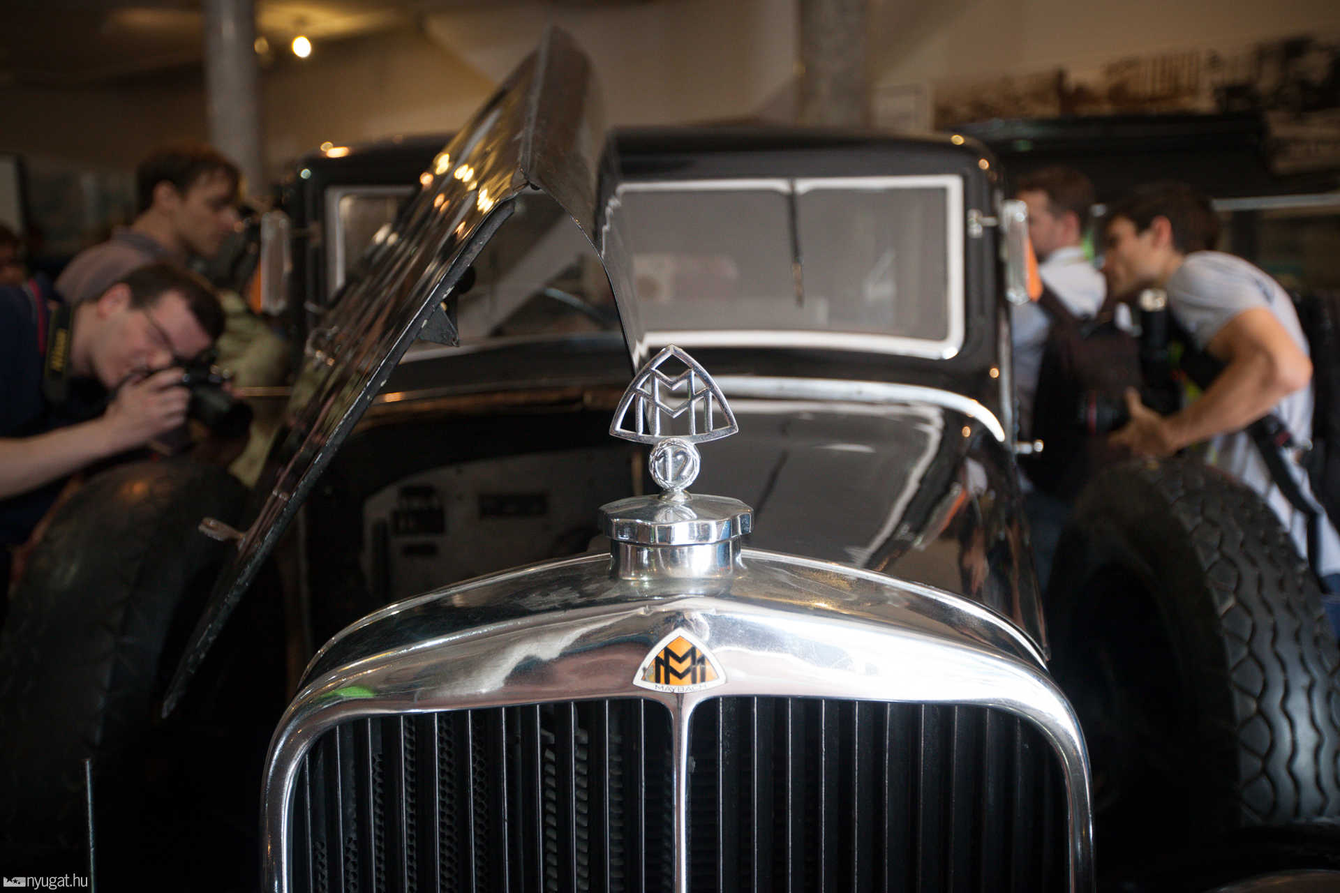 1934-es Maybach Zeppelin gurult be a Közlekedési Múzeumhoz