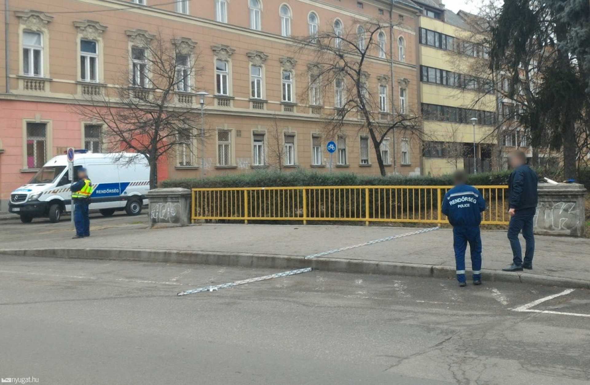 Halott hajléktalant találtak a Gyöngyösben