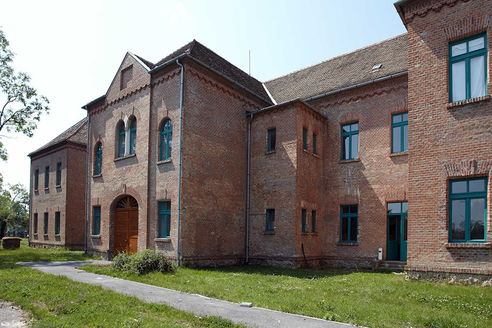 11-es huszár úti laktanya