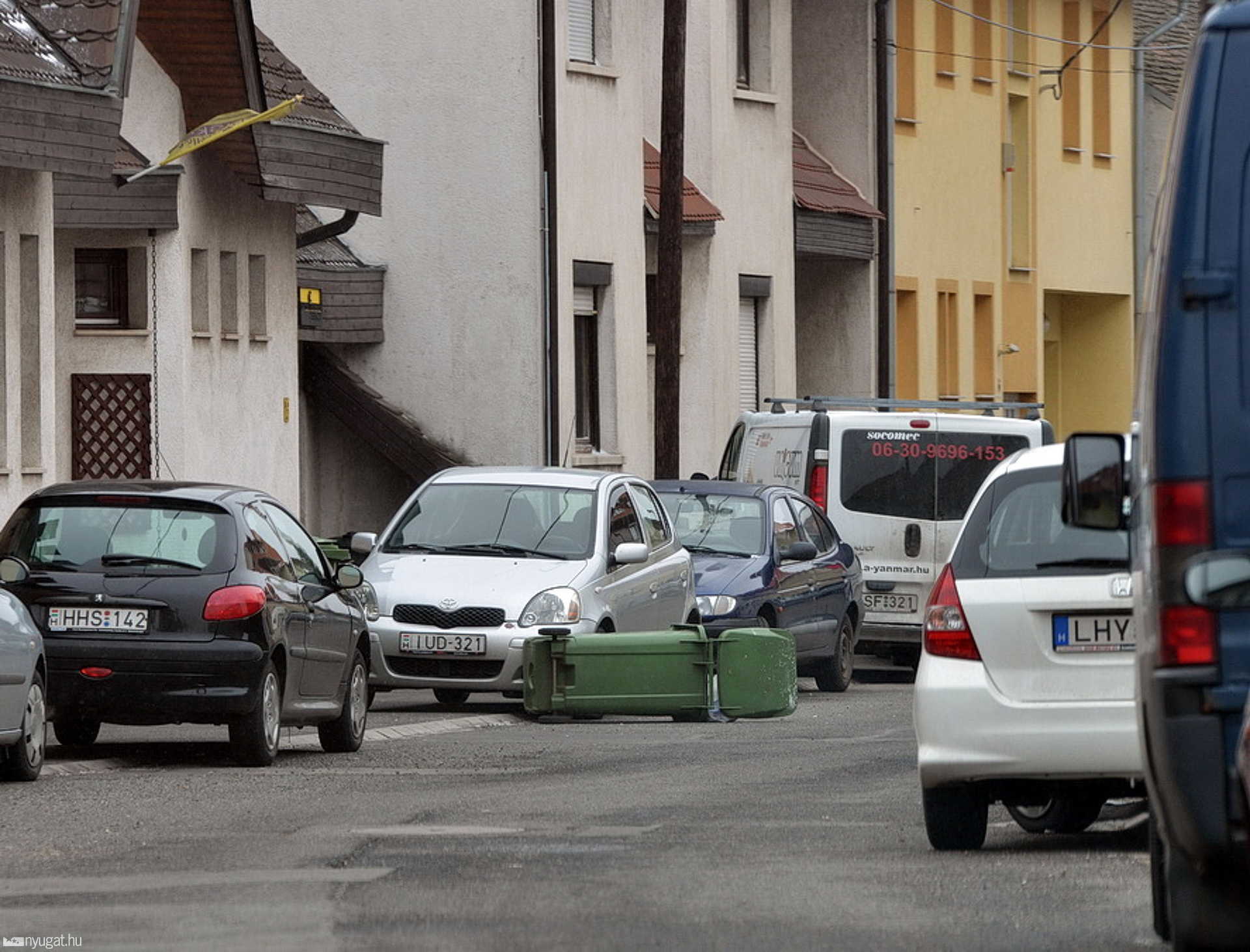 Rendszám nélküli kuka a Fraknó utcában