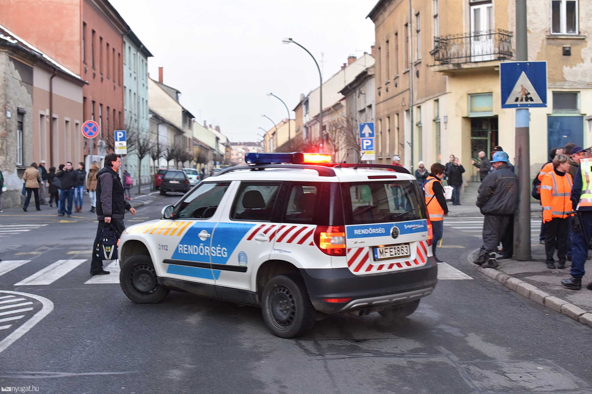 Bombariadó a szombathelyi vasútállomáson - lezárták a környező utcákat