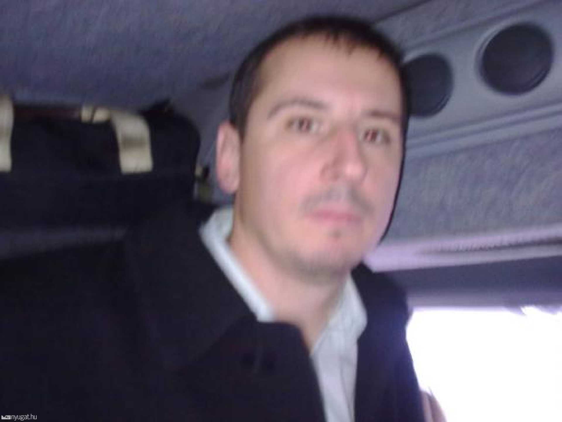 Vasi képviselőket is bevittek