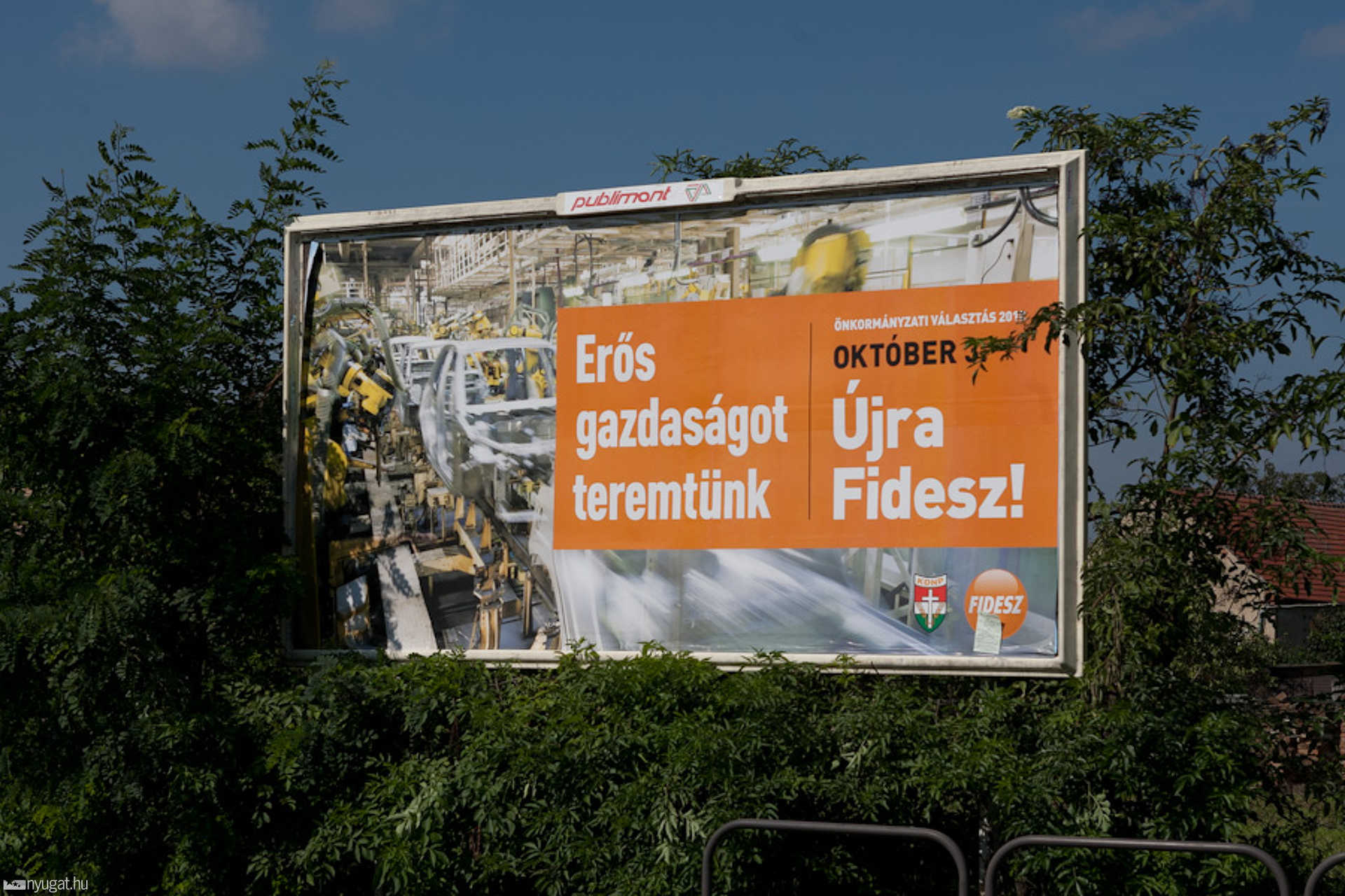 A Fidesz "robotos" plakátja