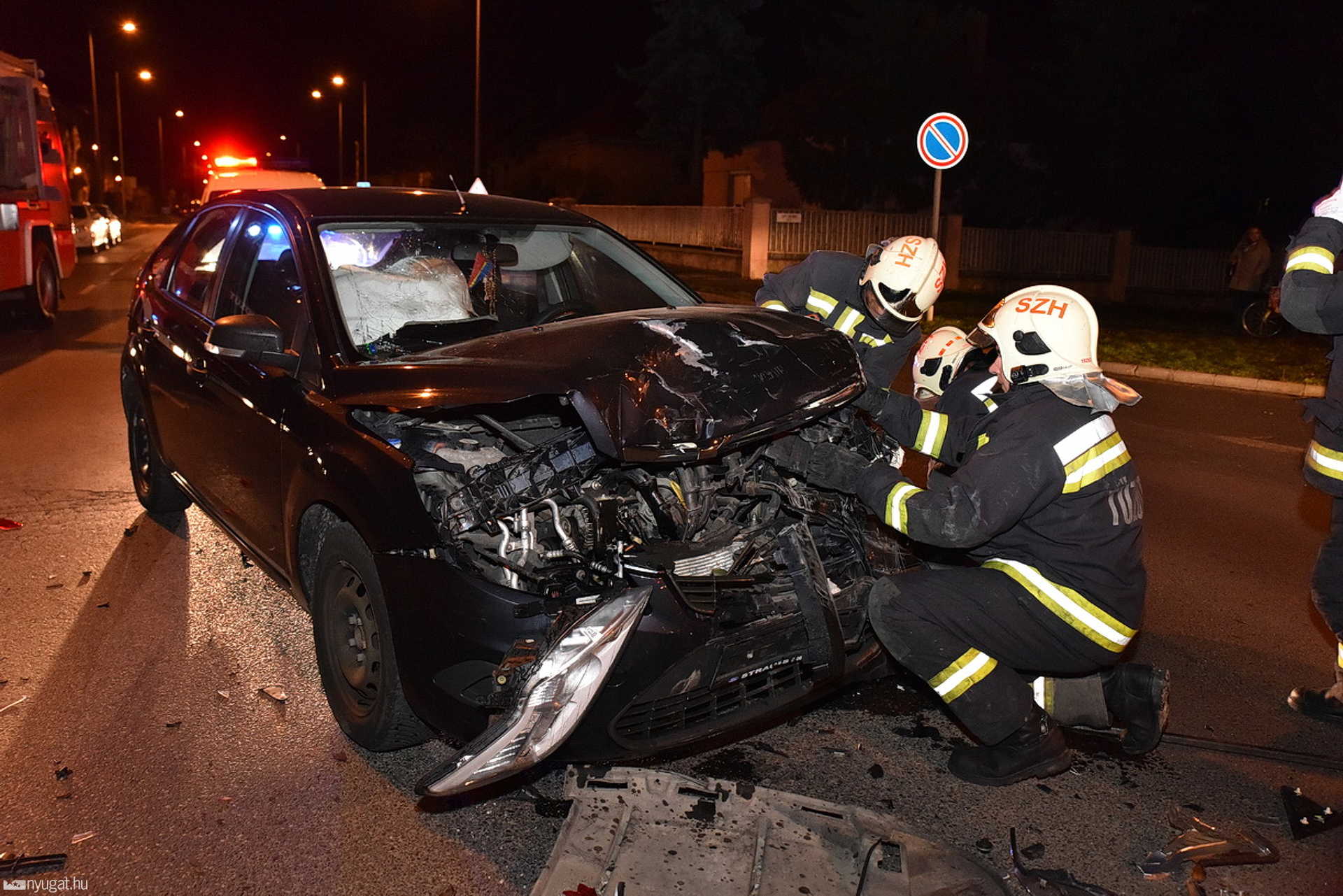 Fékezés nélkül ütközött a megálló Toyotának egy Ford Szombathelyen