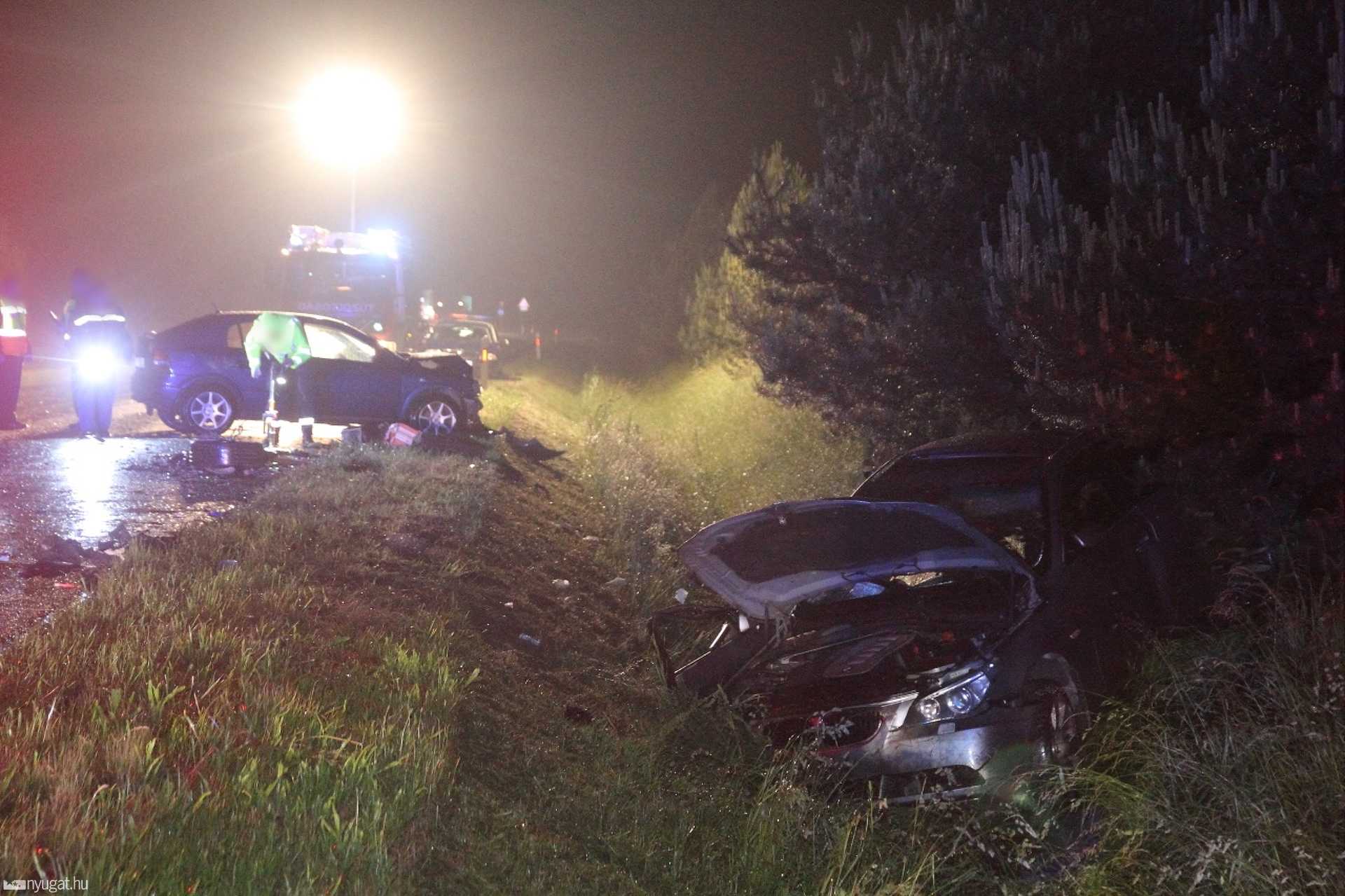 Halálos baleset a 85-ös úton, 6 autó ütközött