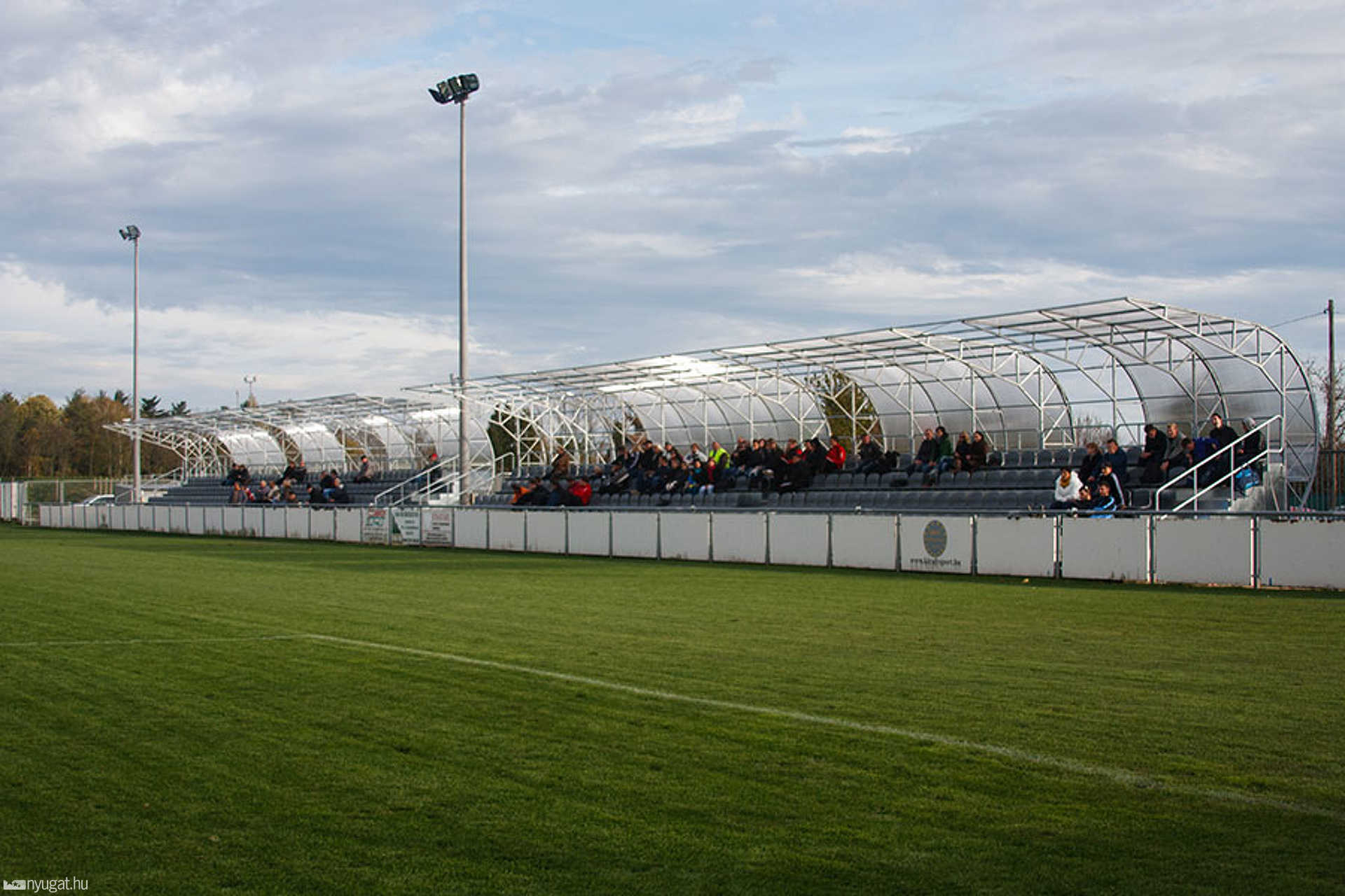 Új lelátó a Király sportcentrumban