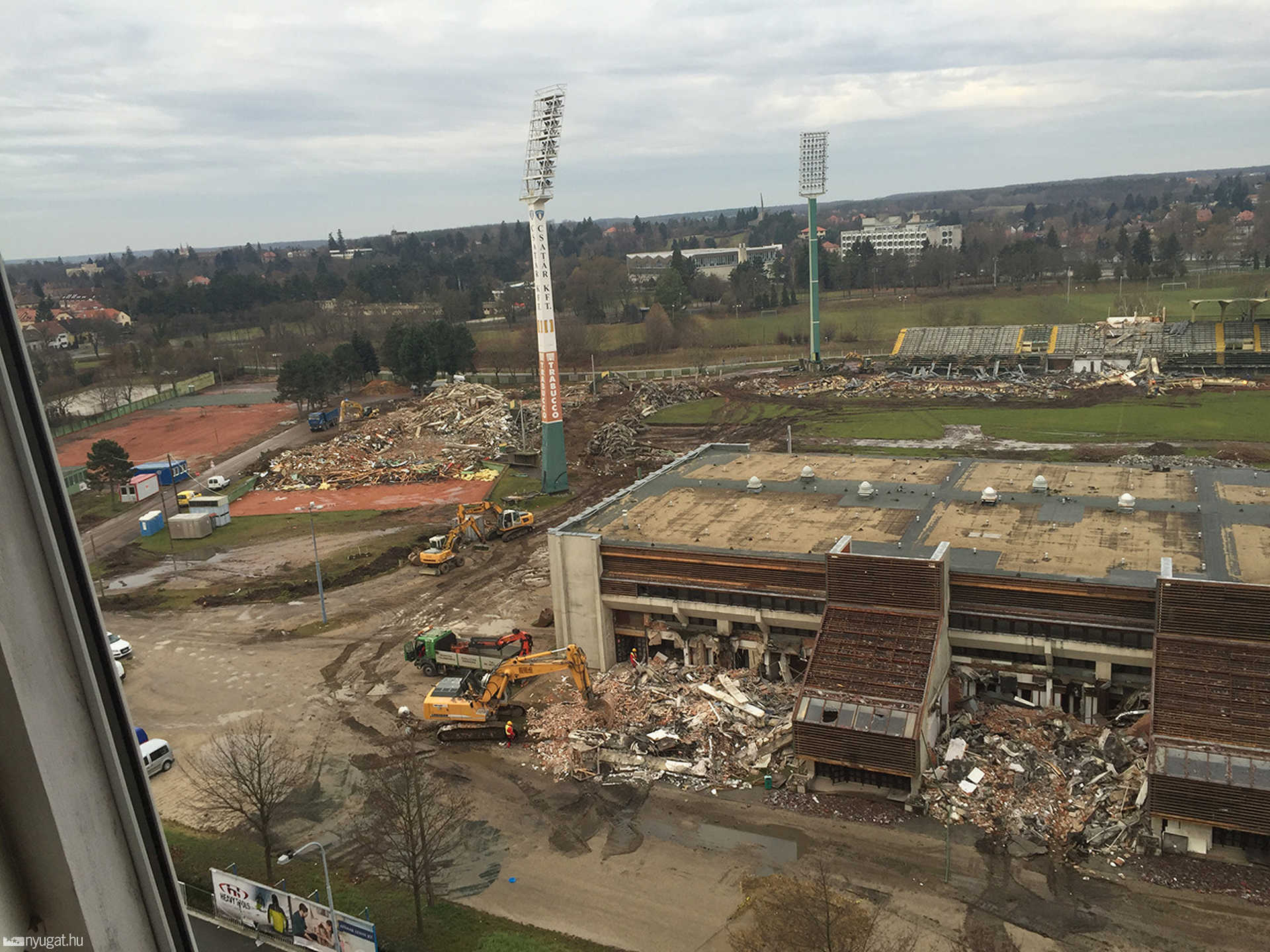 Olvasói fotók: A Rohonci úti stadion bontása