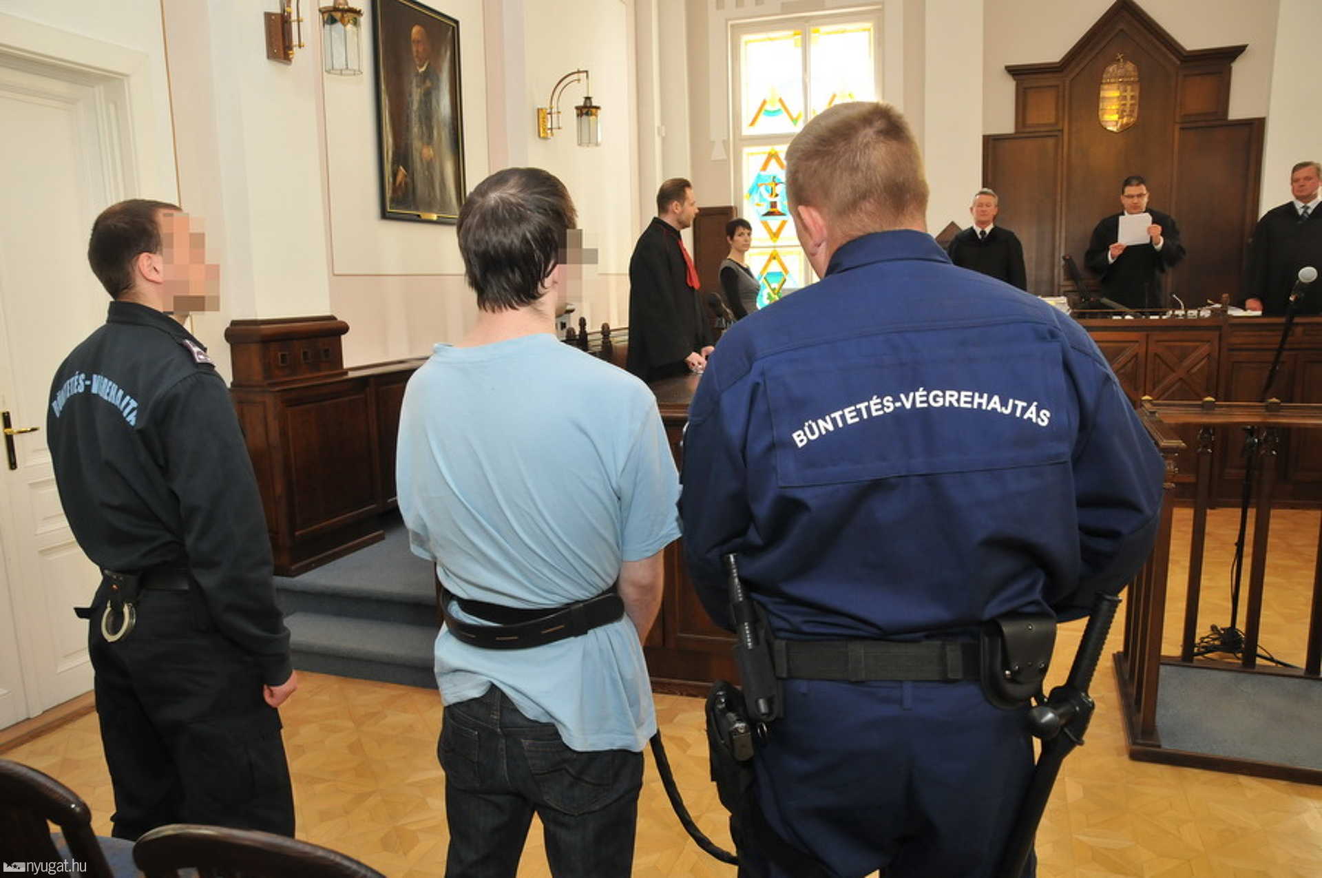 Életfogytiglanit kapott első fokon a két gyilkossággal vádolt férfi
