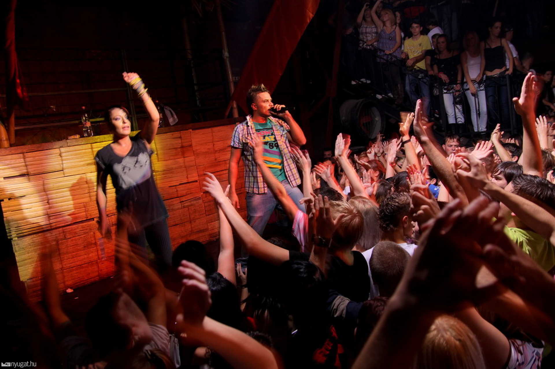 Josh és Jutta a Bambusz Clubban