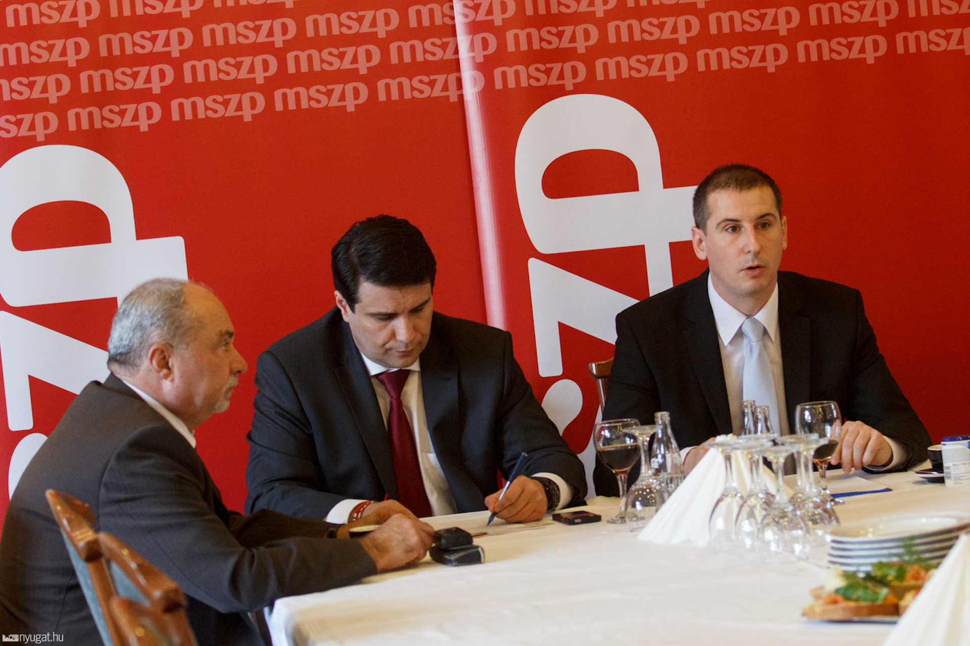 Sajtóbeszélgetés Mesterházy Attilával