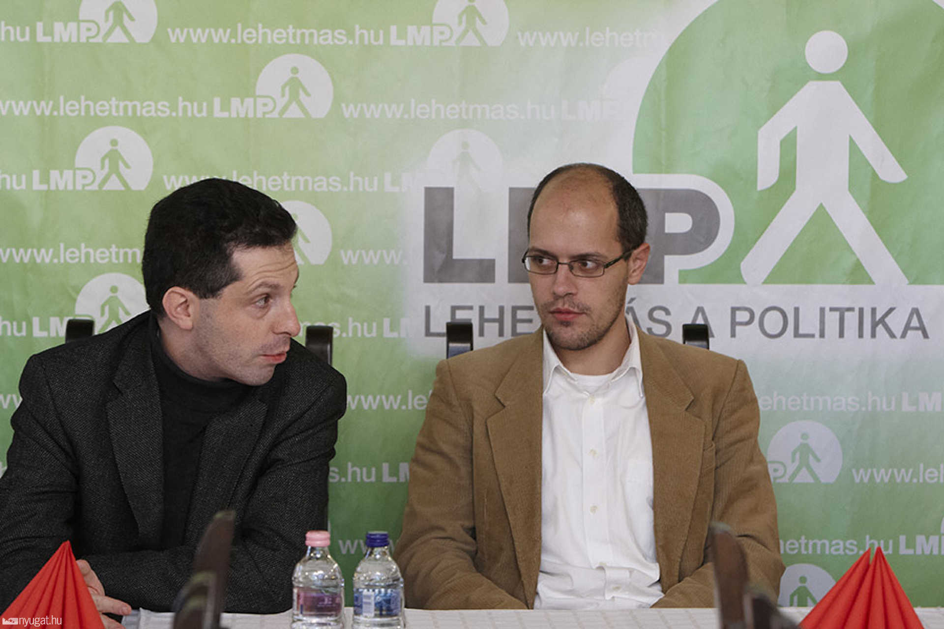 Lehet más a politika
