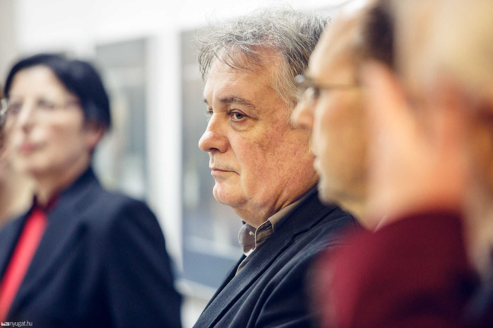 A pillanat relatív igazsága: Benkő Sándor kiállítása a Szombathelyi Képtárban
