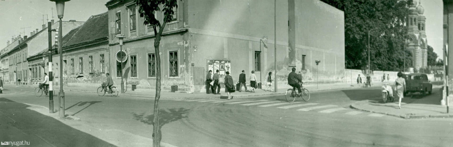 Thököly Imre utca és a II. Rákóczi Ferenc utca sarka (régebben a Százéves Óvoda épülete) - 196?.