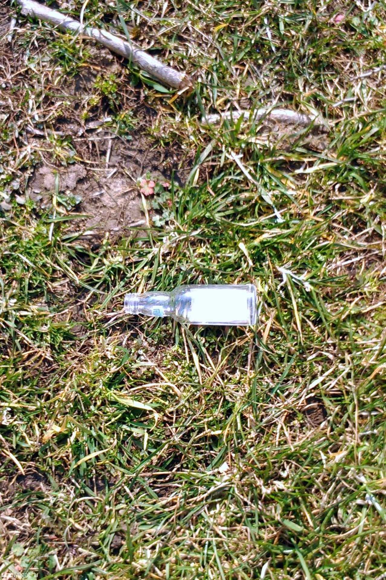 Törött alkoholos üvegek mindenhol