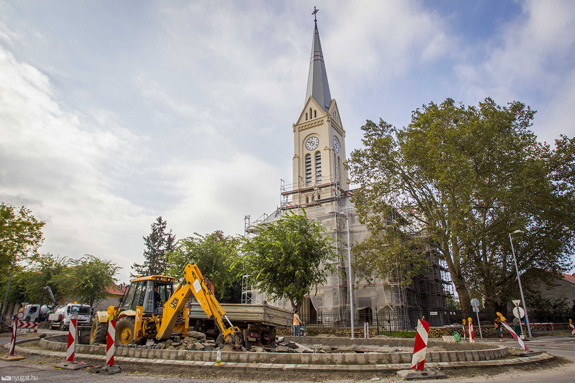 A Jobbik keresztet állítana az Óperint utcai körforgalomba