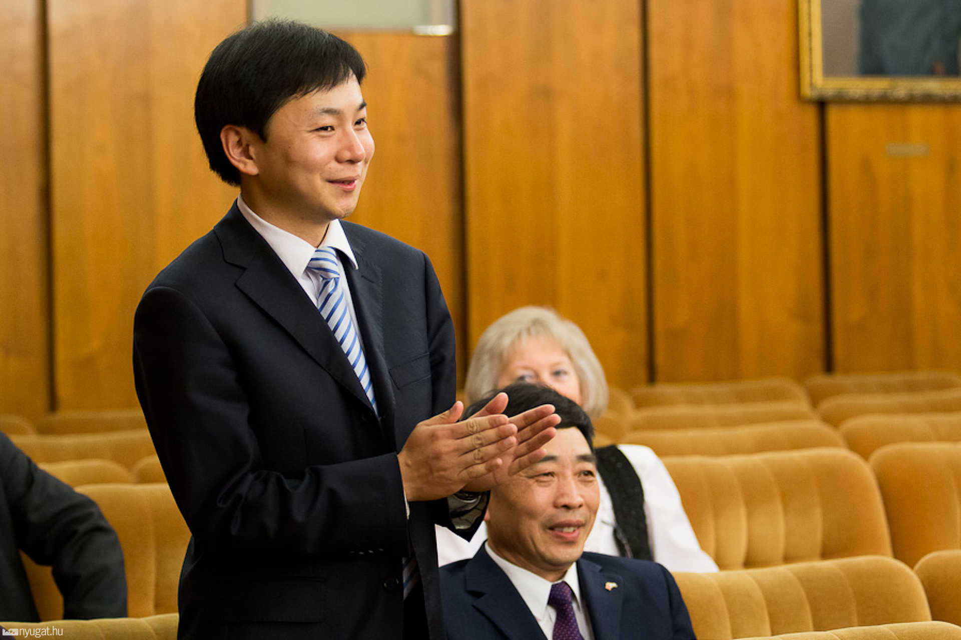 Yantai delegáció a közgyűlésen 