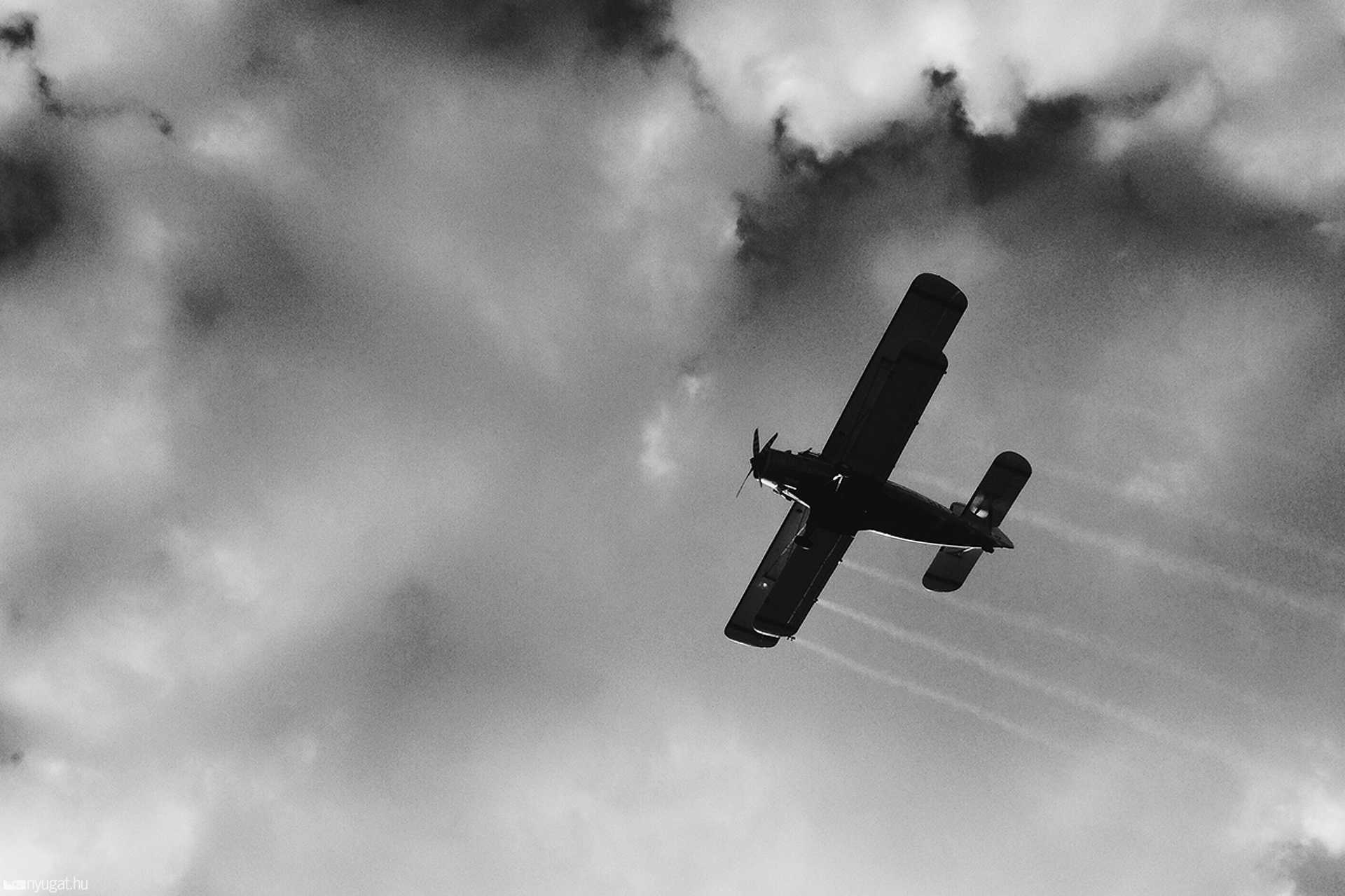 AN-2 permetezőgép - szúnyogirtás