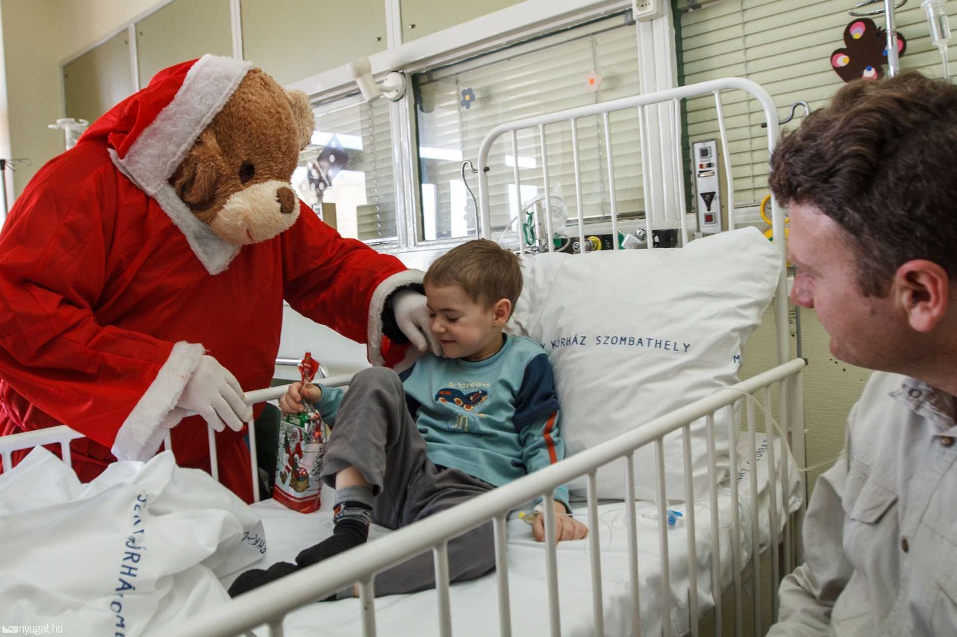 Mackó Kuckó Mikulás a Markusovszky kórházban